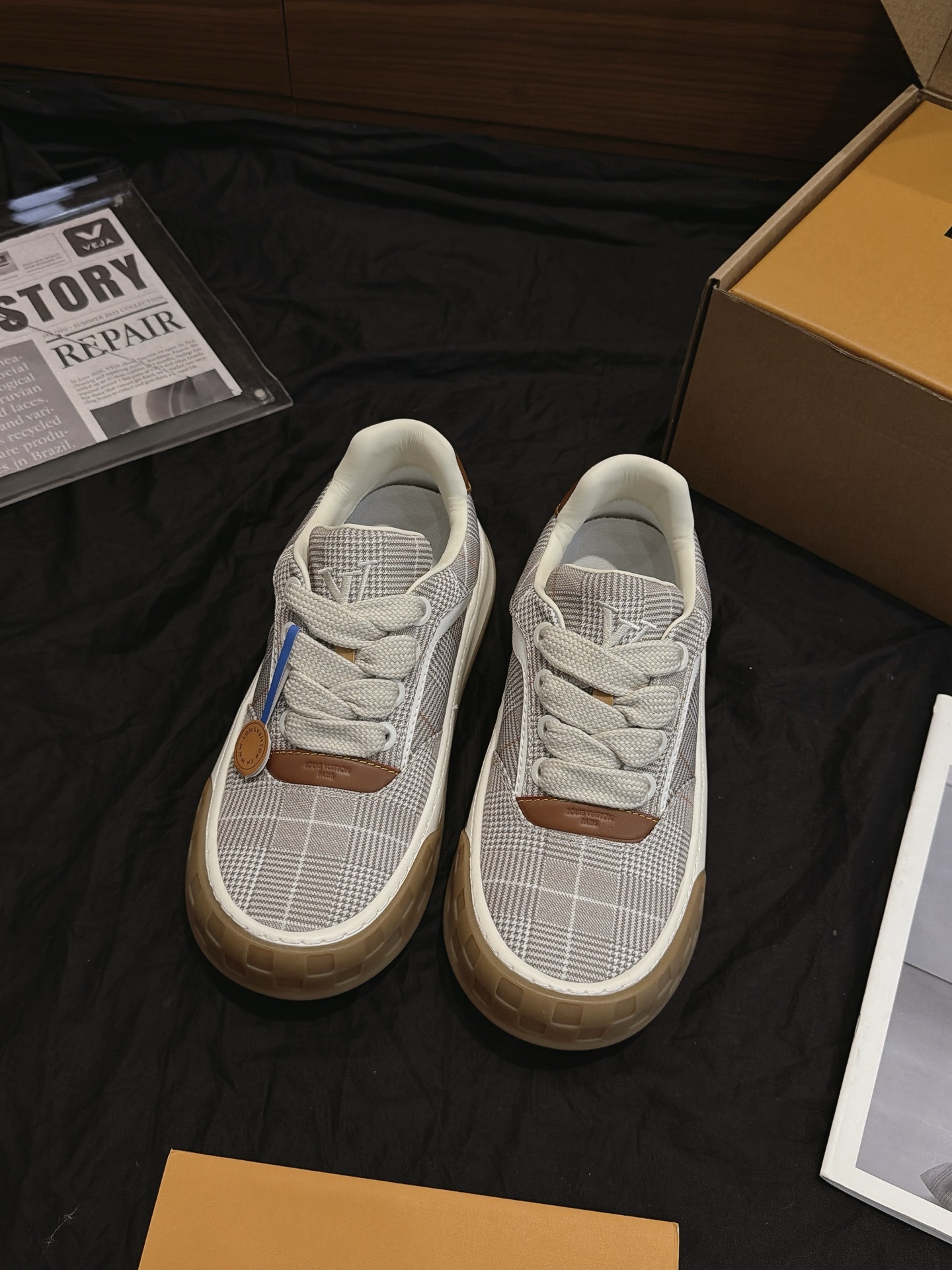 Plaid Mesh Breathable Casual Skate Shoes White Side Stripe Gum Rubber Sole Retro Lightweight Sneakers Unisex
