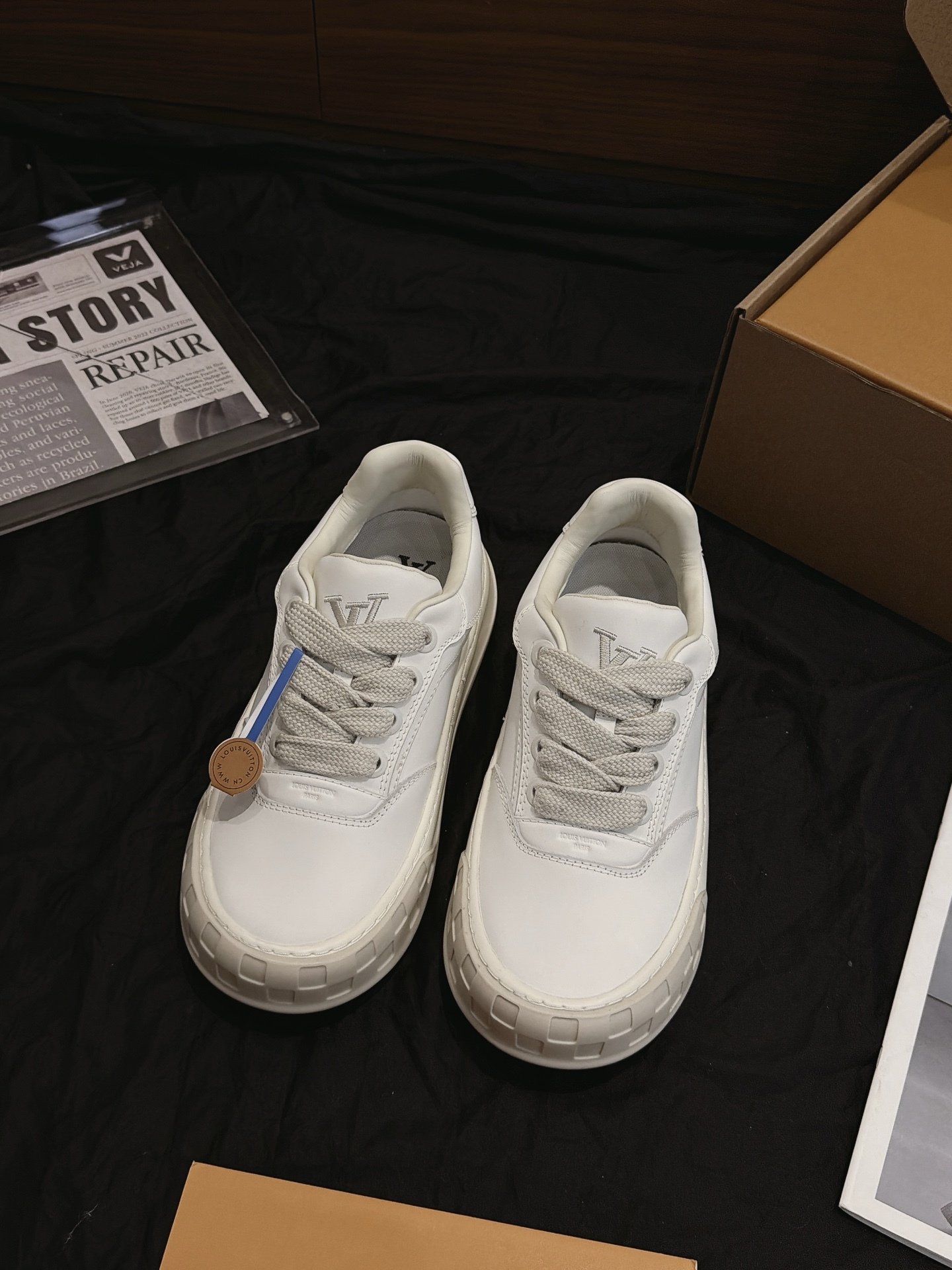 Pure White Leather Low Top Skate Shoes Thick Sole Versatile Casual White Sneakers Unisex