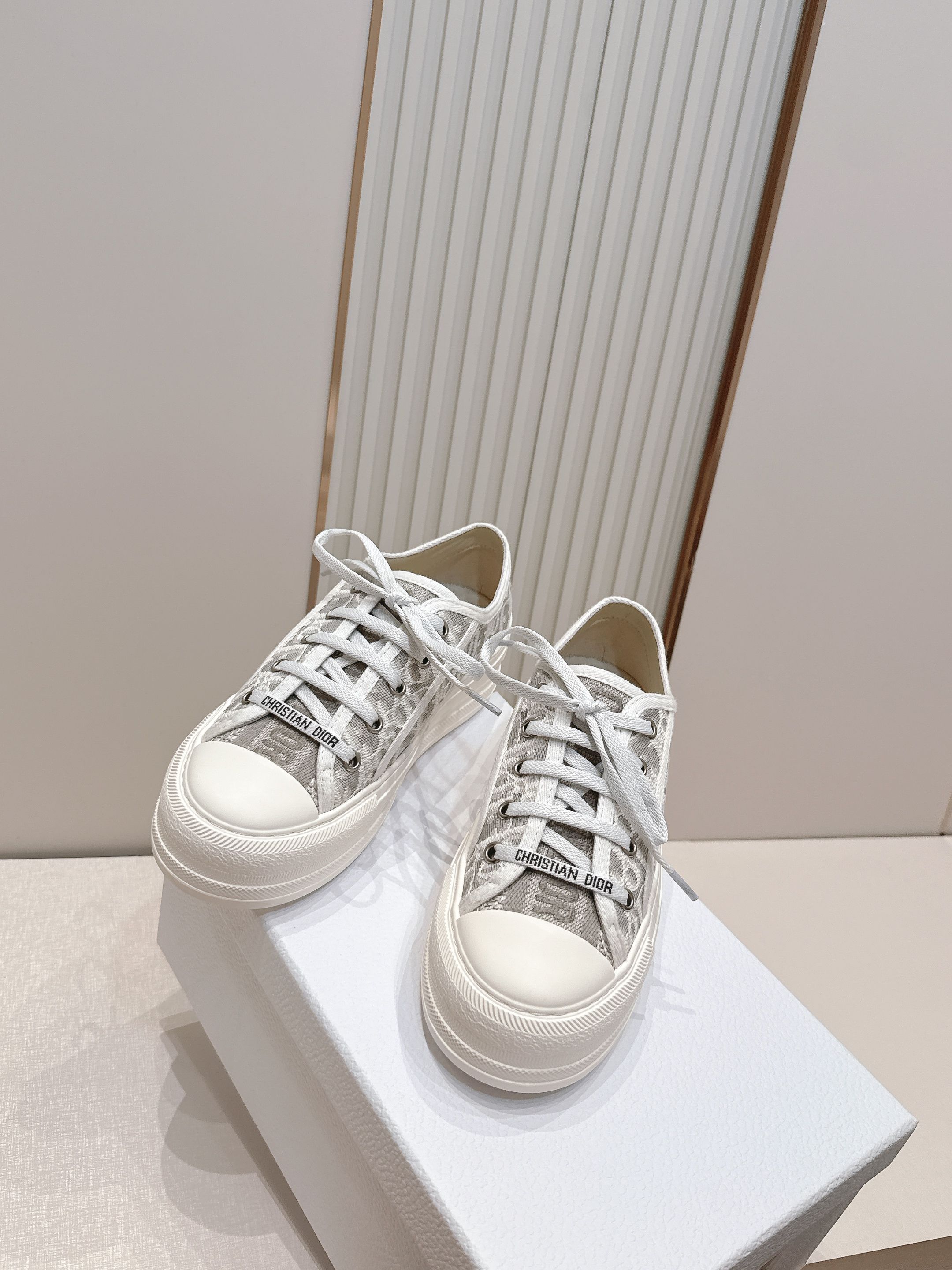 Women Luxury Letter Jacquard Canvas Sneakers White Lace Up Thick Platform Casual Walking Shoes Fashion Daily Flat Shoes