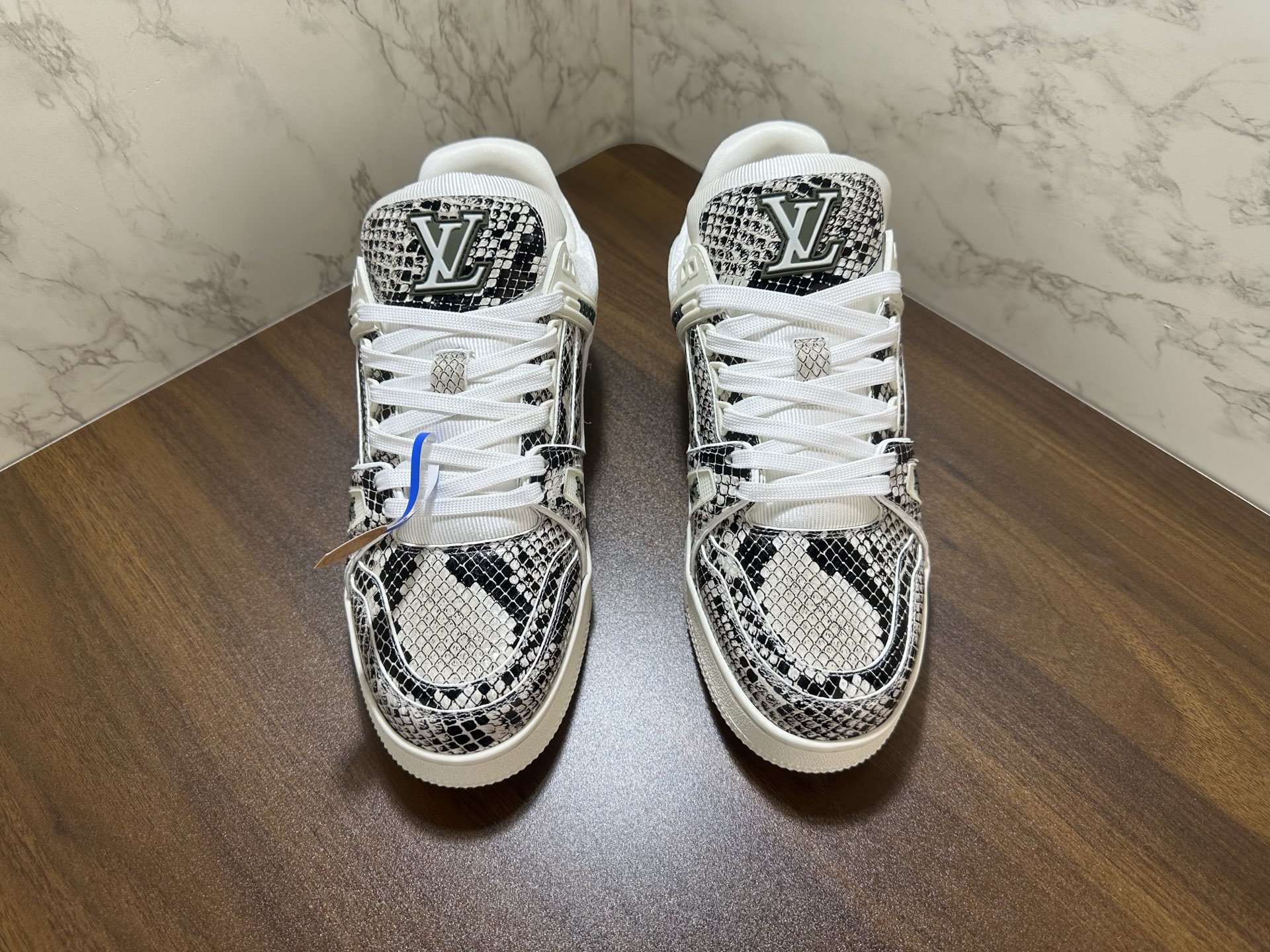 Men Retro Printed Patchwork Skate Shoes Low Top Lace Up Casual Sneakers Wear-resistant Non-slip Thick Sole Street Fashion Walking Shoes