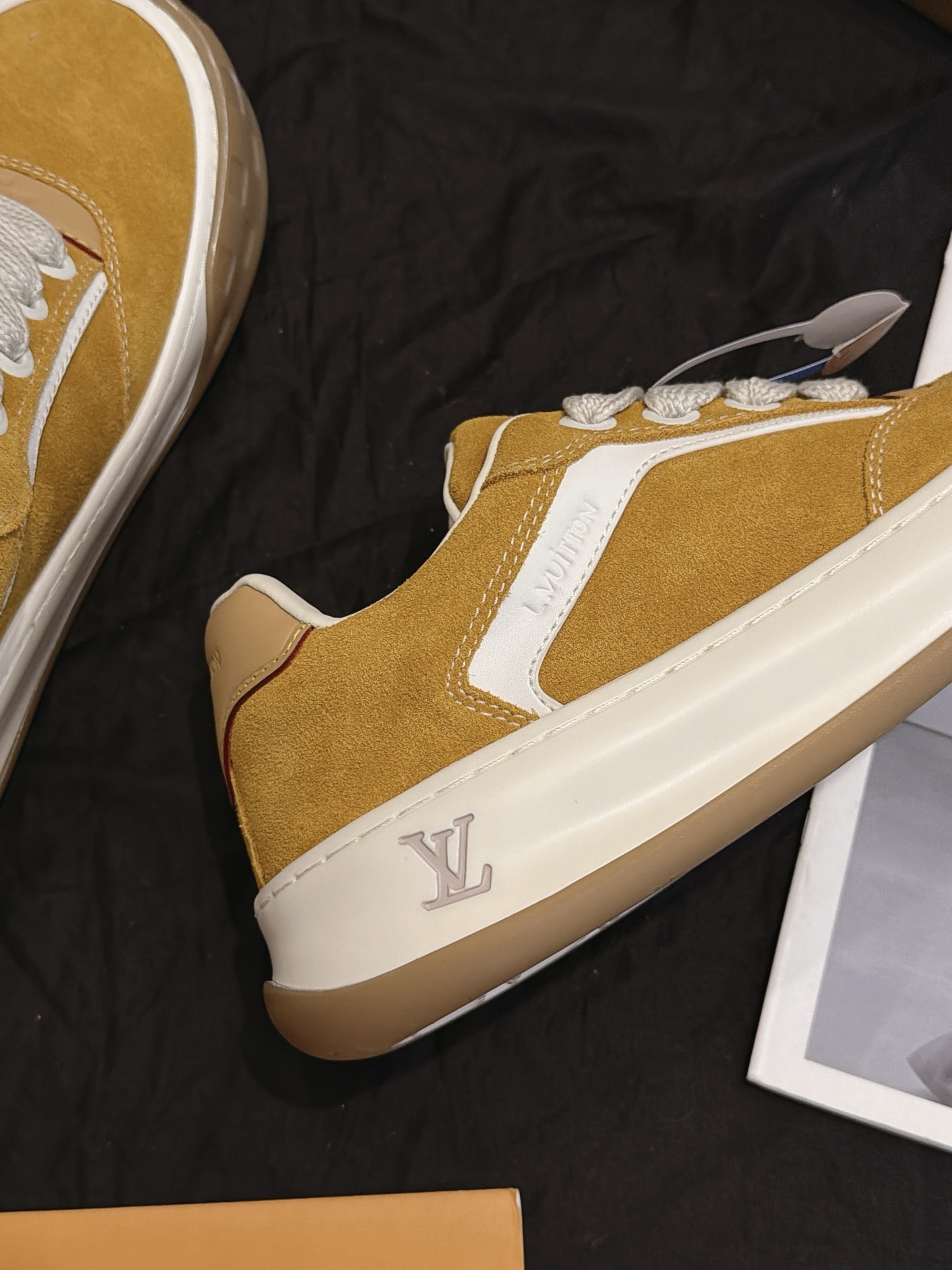Yellow Suede Stitching Casual Skate Shoes Thick Platform Non Slip Sneakers Fashion Lace Up Walking Shoes Unisex