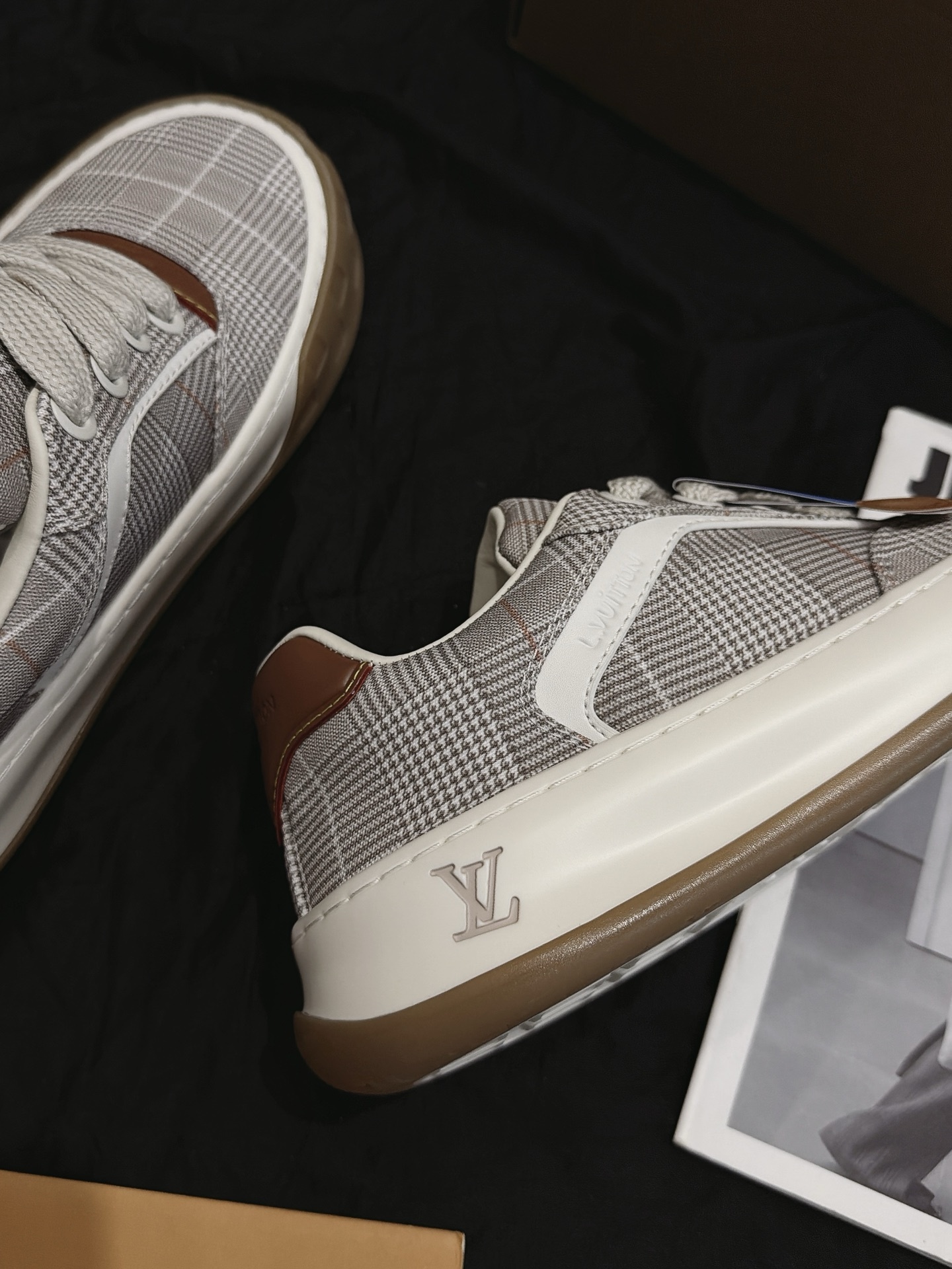 Plaid Mesh Breathable Casual Skate Shoes White Side Stripe Gum Rubber Sole Retro Lightweight Sneakers Unisex