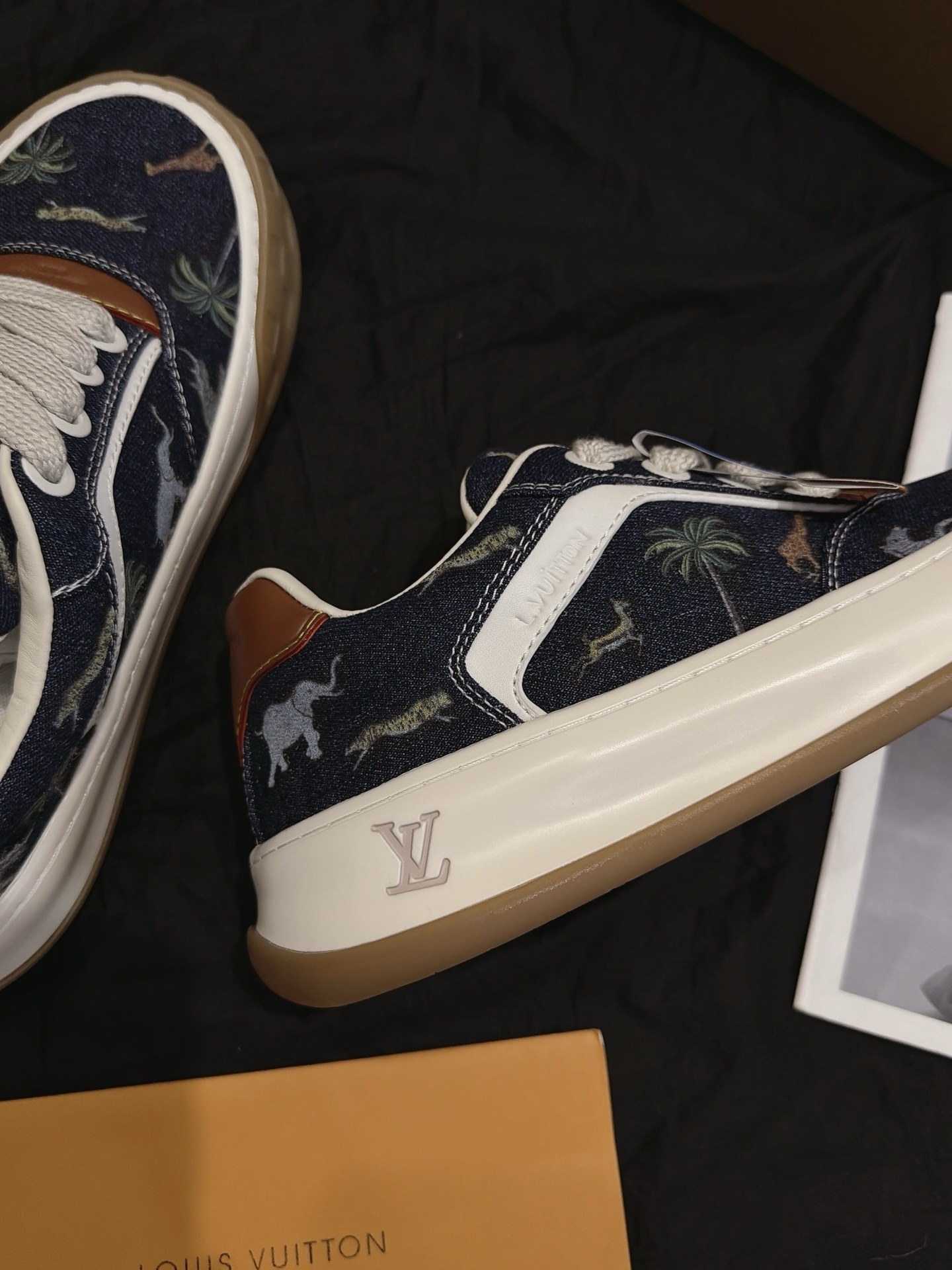 Dark Denim Printed Canvas Casual Skate Shoes White Side Stripe Gum Rubber Sole Retro Low Top Sneakers Unisex