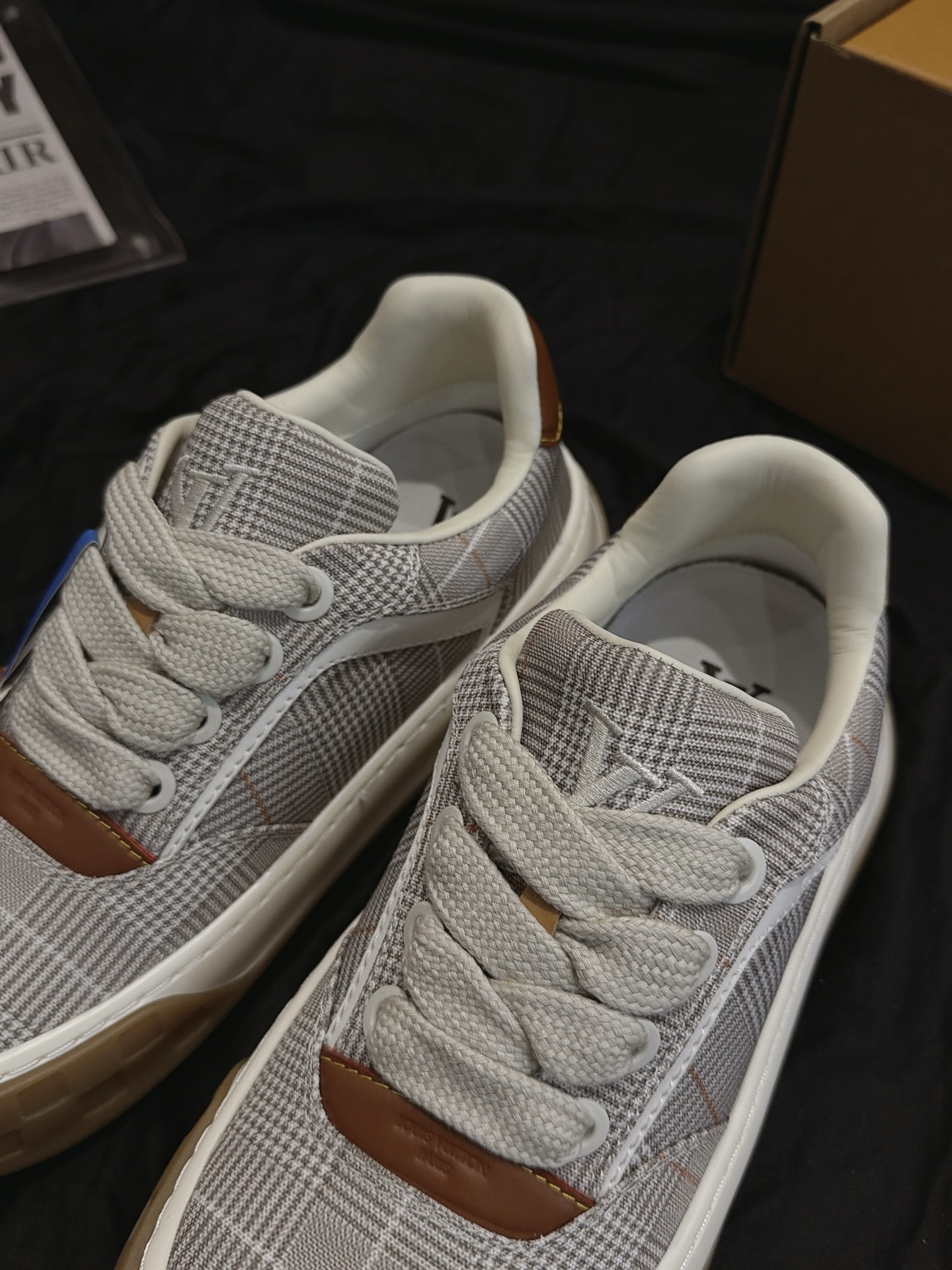 Plaid Mesh Breathable Casual Skate Shoes White Side Stripe Gum Rubber Sole Retro Lightweight Sneakers Unisex