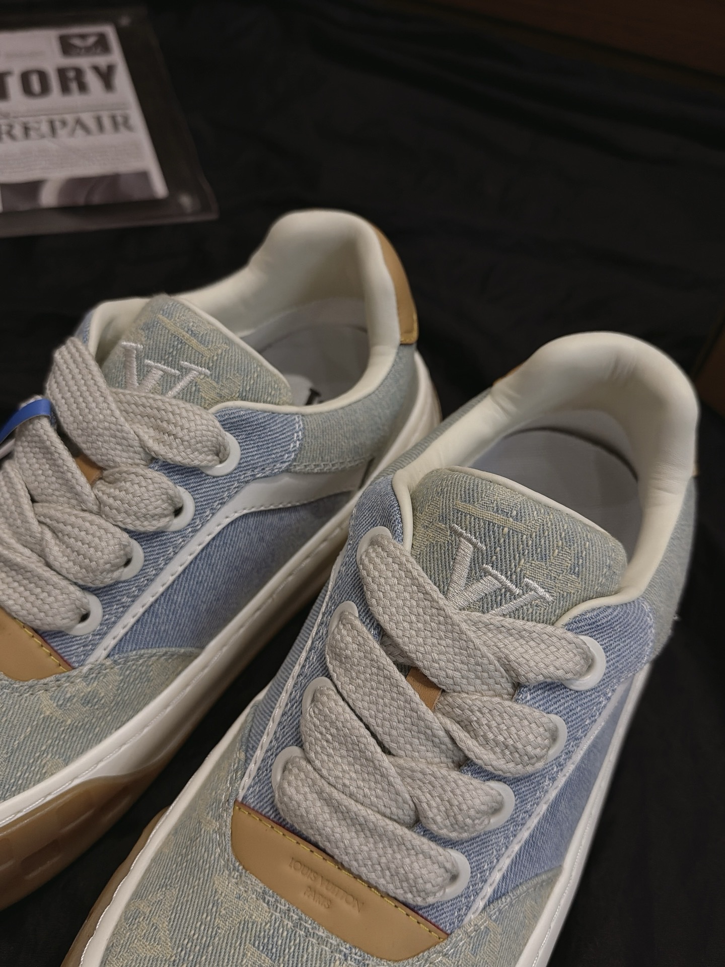 Light Blue Washed Denim Low Top Skate Shoes White Side Stripe Gum Rubber Sole Retro Casual Board Sneakers Unisex