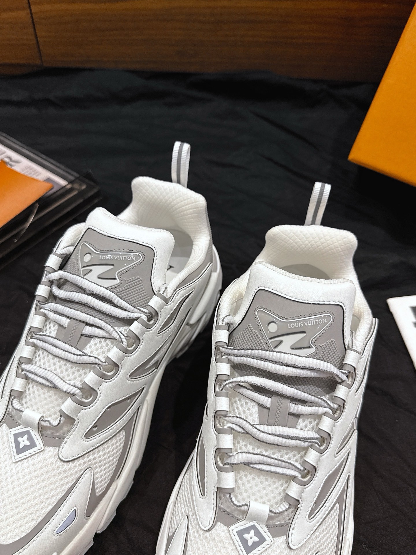 White Gray Breathable Mesh Chunky Sneakers Men Height Increasing Non Slip Casual Walking Sports Dad Shoes