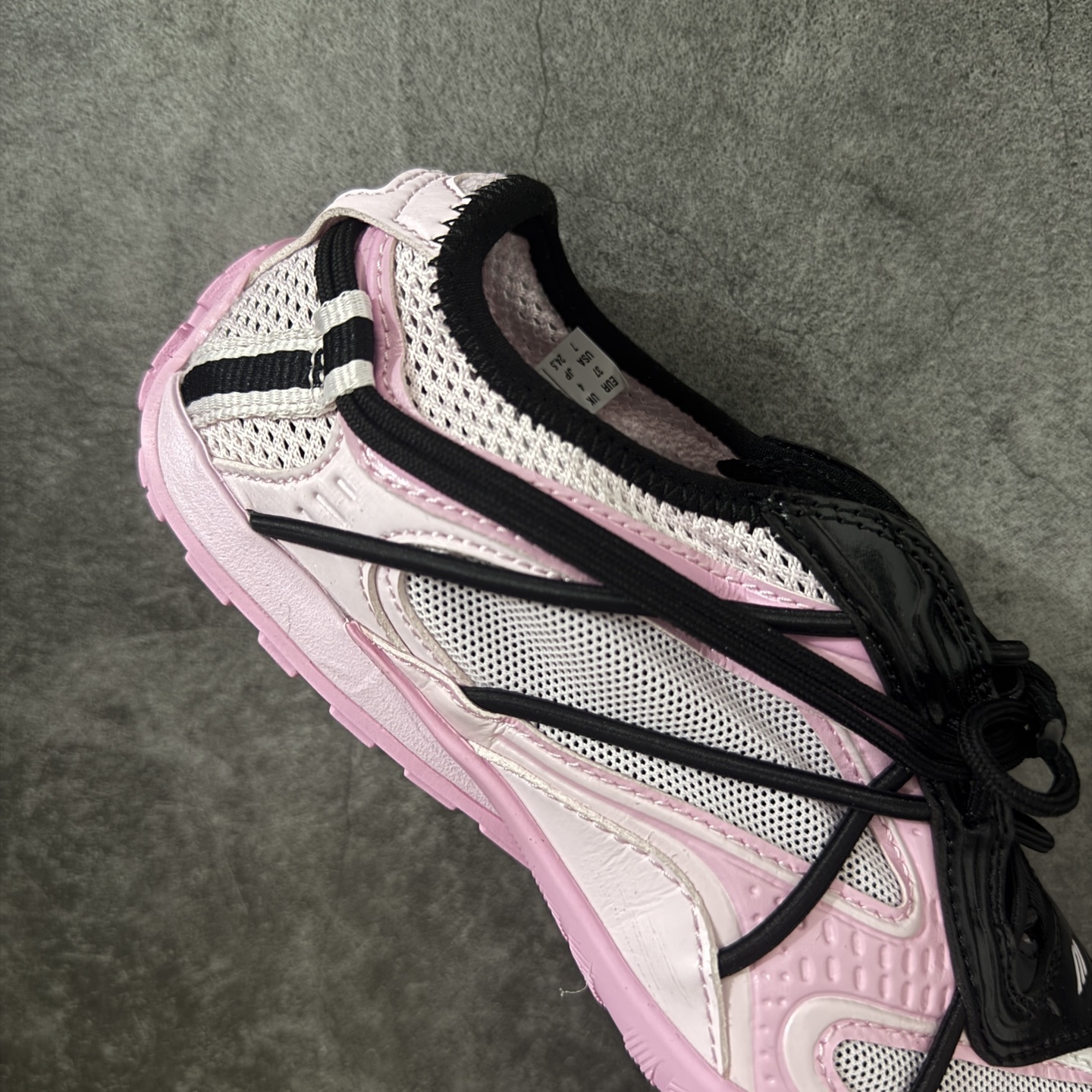 Women Pink Black Retro Mesh Casual Sneakers Low Top Lace Up Breathable Lightweight Sport Walking Shoes Non Slip Fashion Trainers