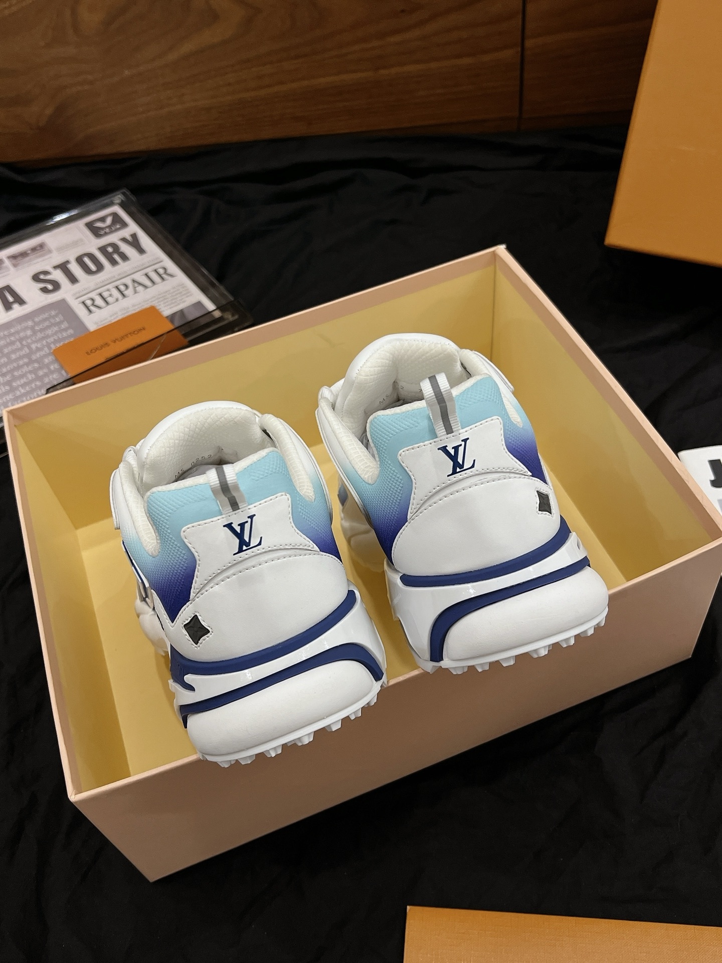 White Blue Gradient Chunky Platform Dad Shoes Men Breathable Mesh Sneakers Non-Slip Outdoor Walking Casual Sports Trainers