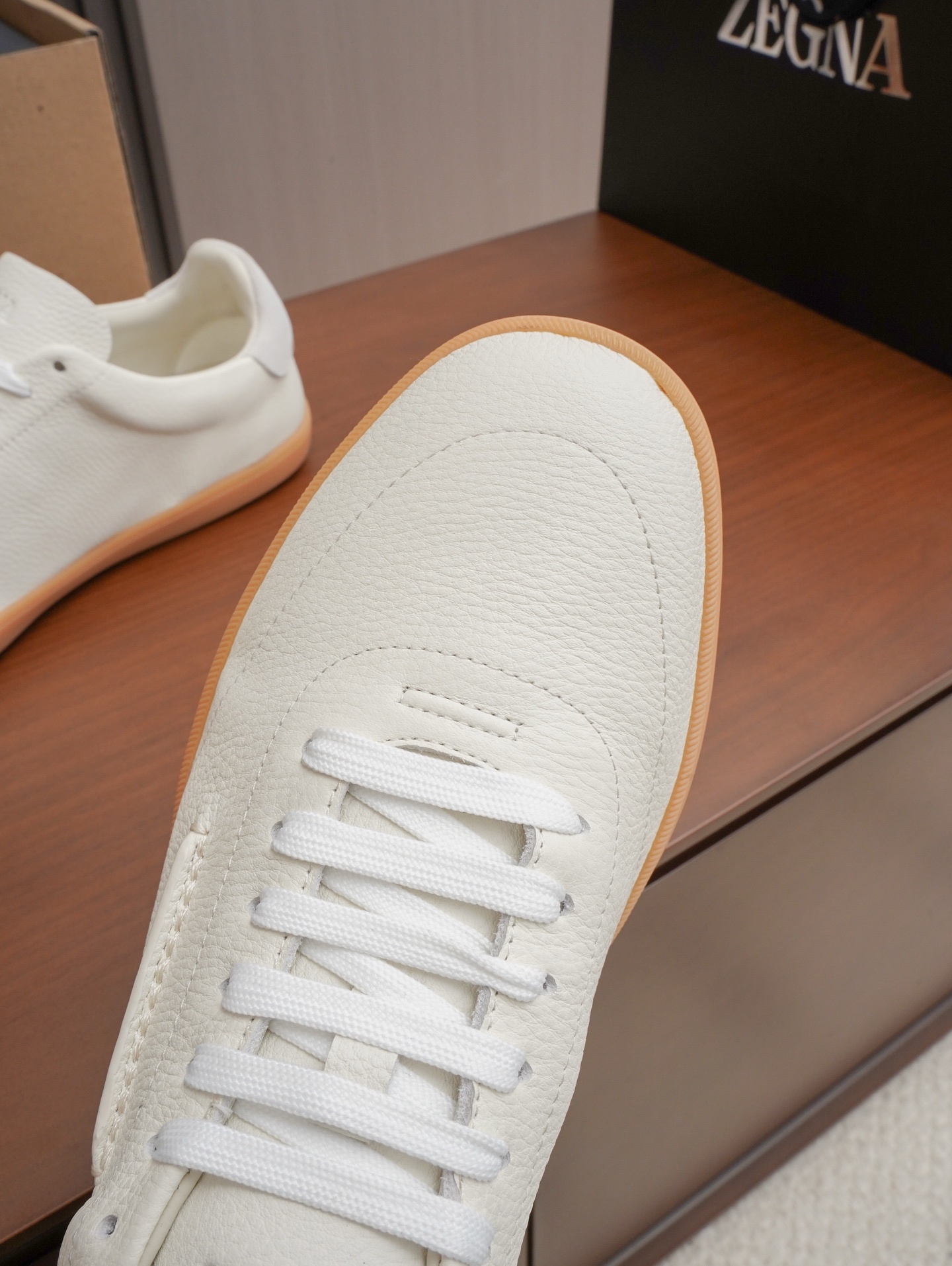Genuine Cow Leather Men White Casual Sneakers Low Top Lace Up Shoes Gum Rubber Sole Business Daily Walking Leather Shoes