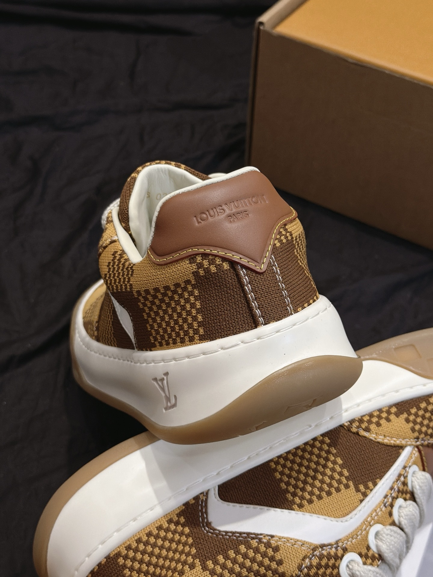 Brown Plaid Print Lace Up Skate Shoes Non Slip Thick Sole Fashion Casual Sneakers Unisex