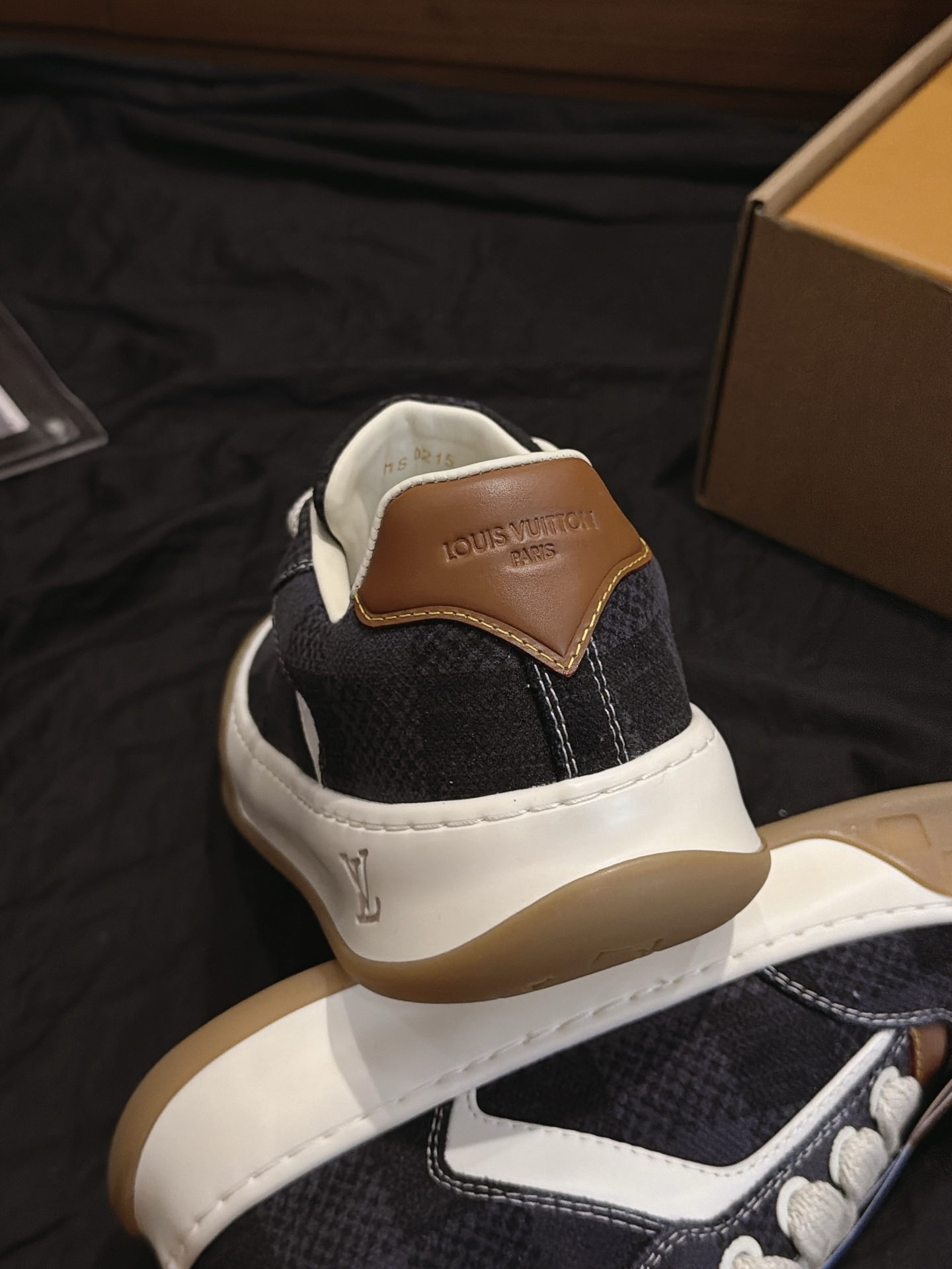 Dark Denim Stitching Casual Skate Shoes White Side Strip Gum Rubber Sole Retro Fashion Sneakers Unisex