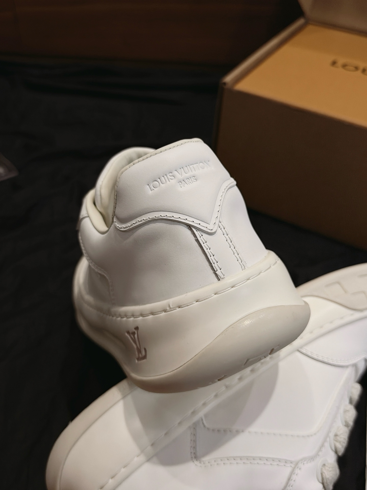 Pure White Leather Low Top Skate Shoes Thick Sole Versatile Casual White Sneakers Unisex