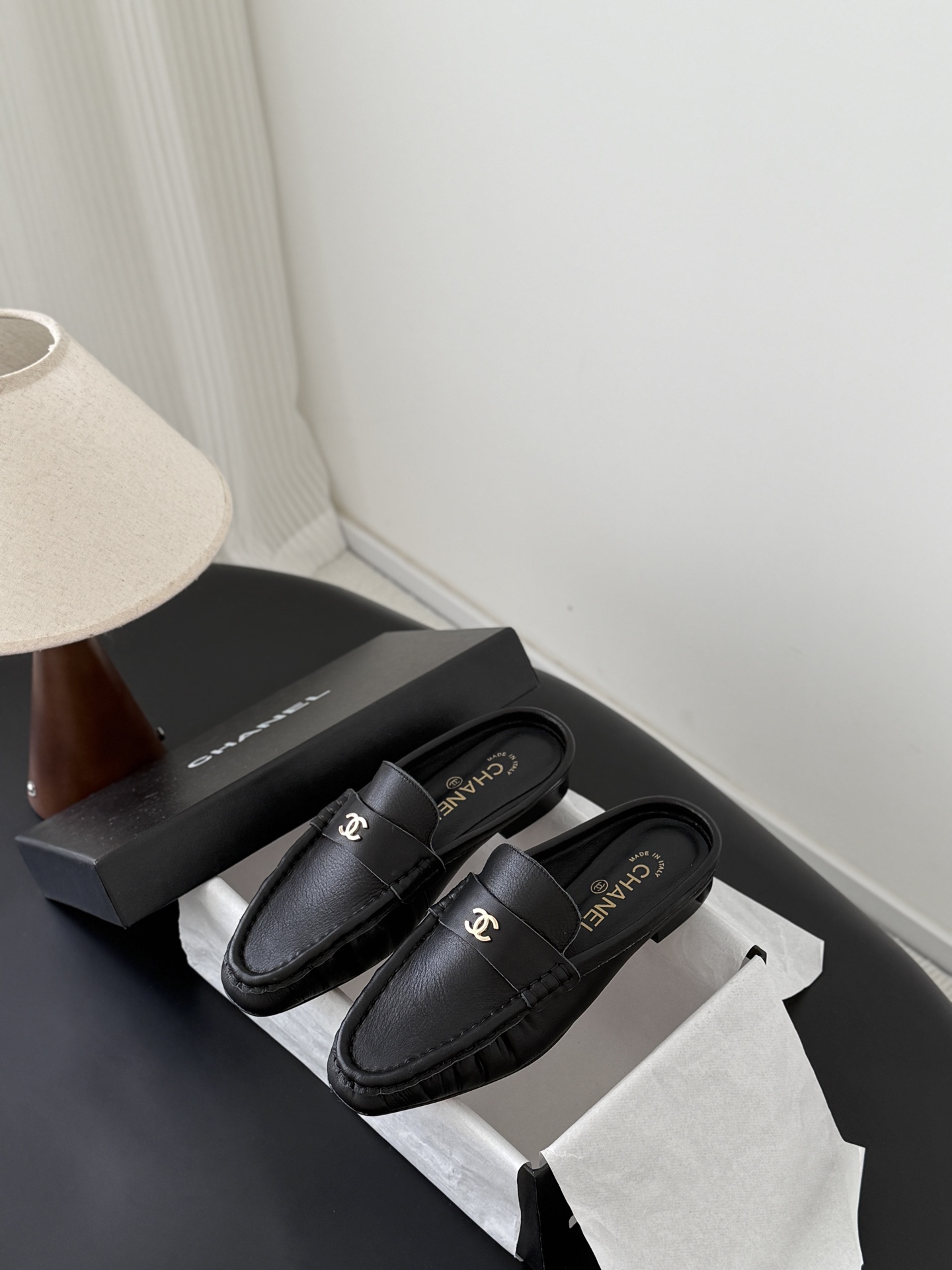 Black Leather Slip On Loafers Women Classic Metal Logo Flat Casual Driving Shoes