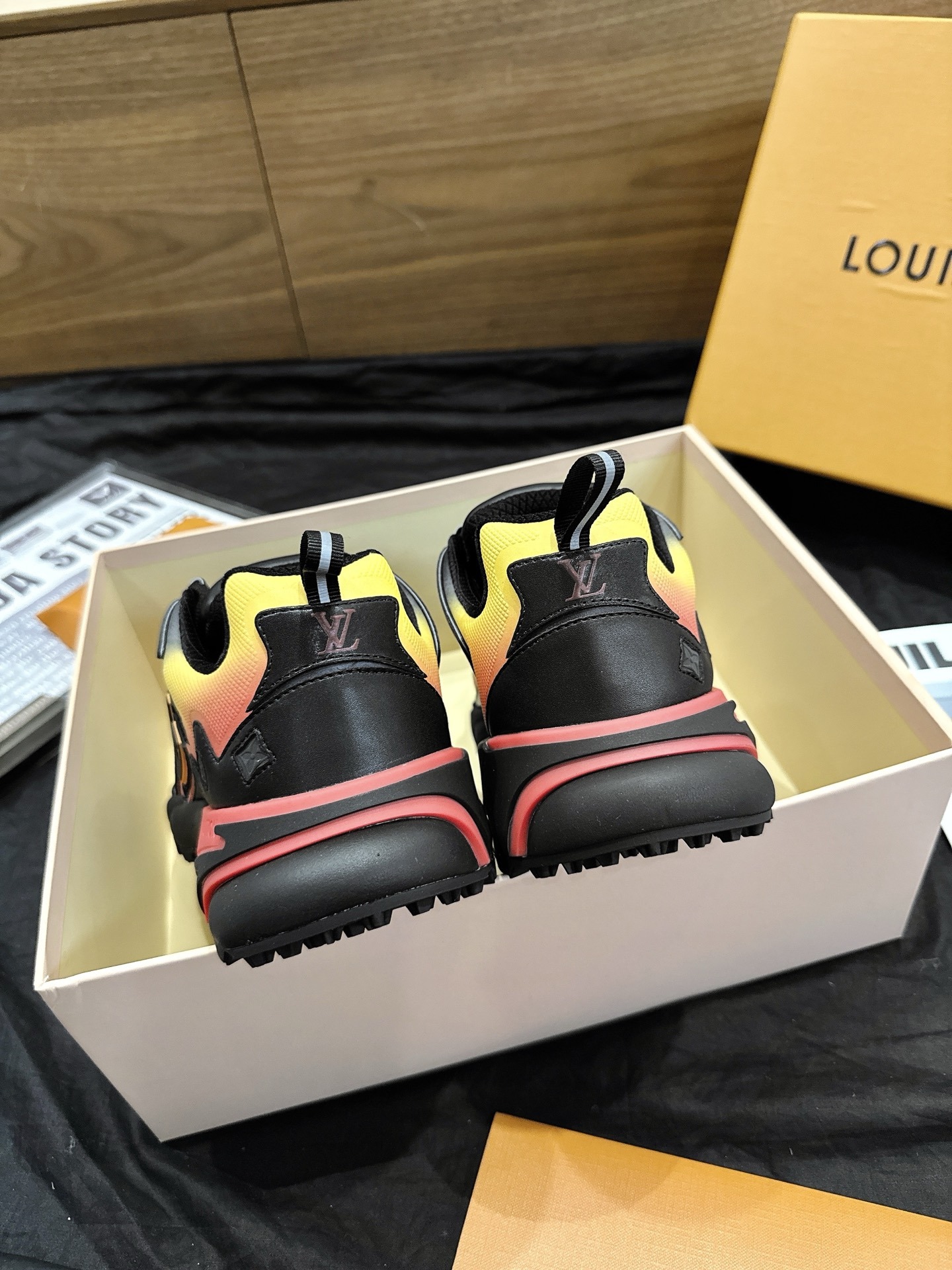 Black Gradient Red Orange Flame Print Chunky Dad Shoes Men Breathable Mesh Platform Sneakers Non Slip Outdoor Casual Sports Trainers