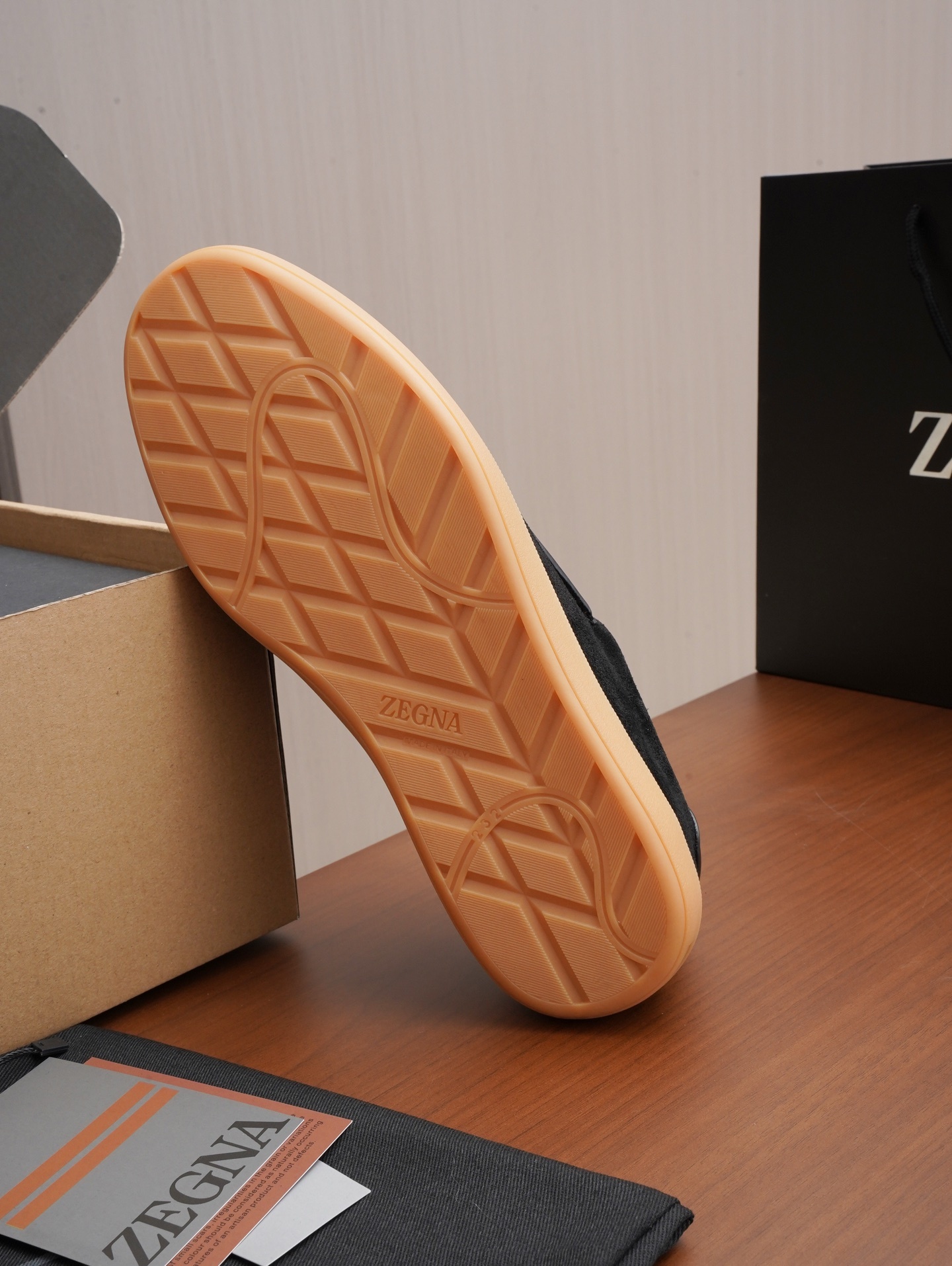 Black Suede Men Casual Sneakers Non Slip Rubber Sole Retro Low Top Daily Walking Flat Shoes