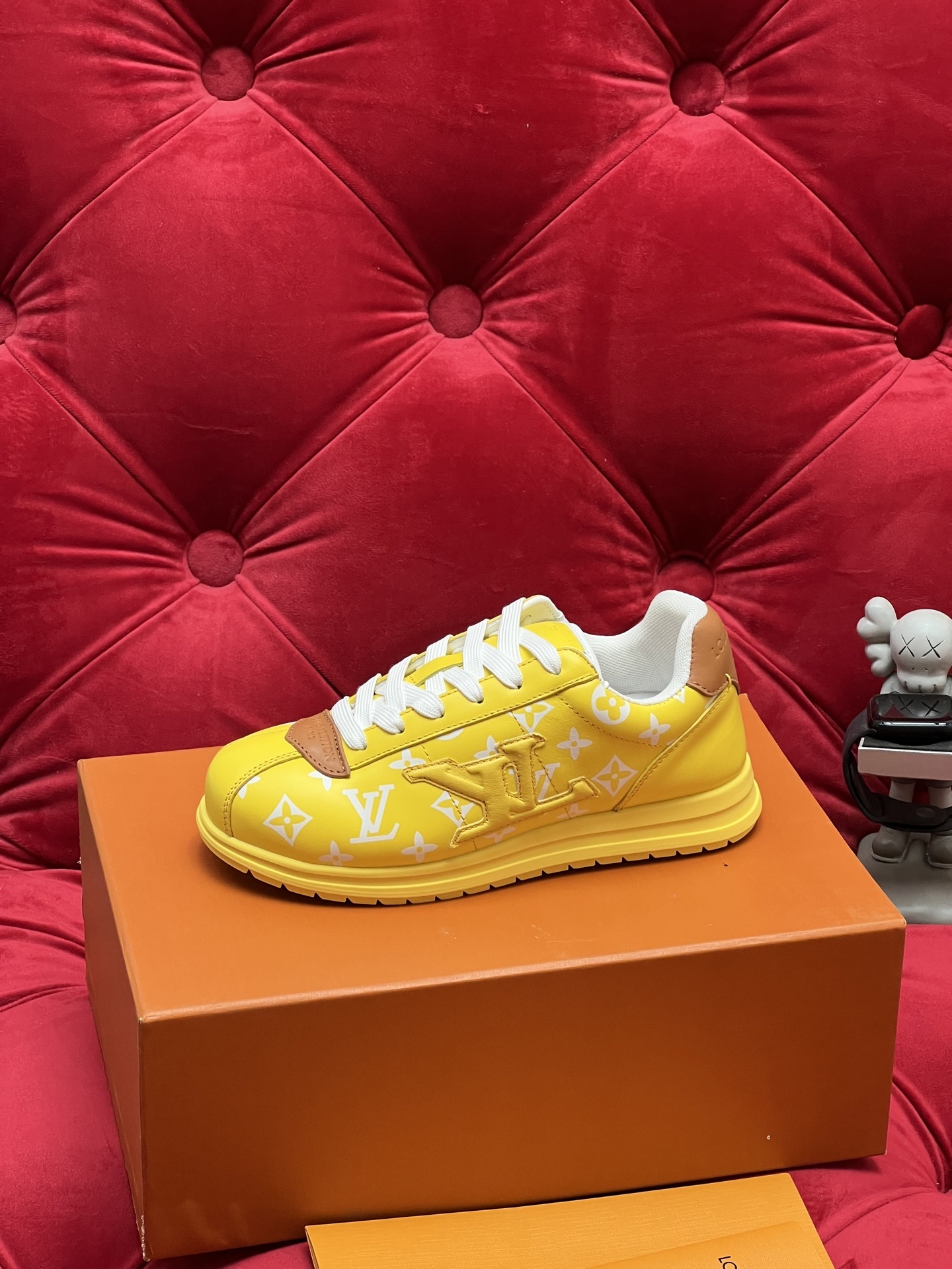 Men Fashion Yellow Full Printed Pattern Low Top Sneakers Cowhide Toe Cap Lace Up Casual Walking Shoes Comfort Breathable Non Slip Wear Resistant Streetwear Trendy Skate Shoes Daily Versatile Fashion Trainers