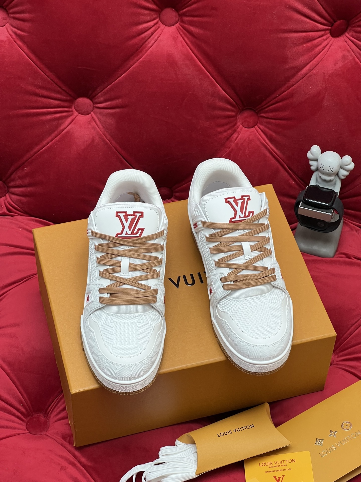 Men White Embroidery Low Top Skate Shoes Two-tone Laces Fashion Casual Board Shoes Daily Wear Street Walking Sneakers