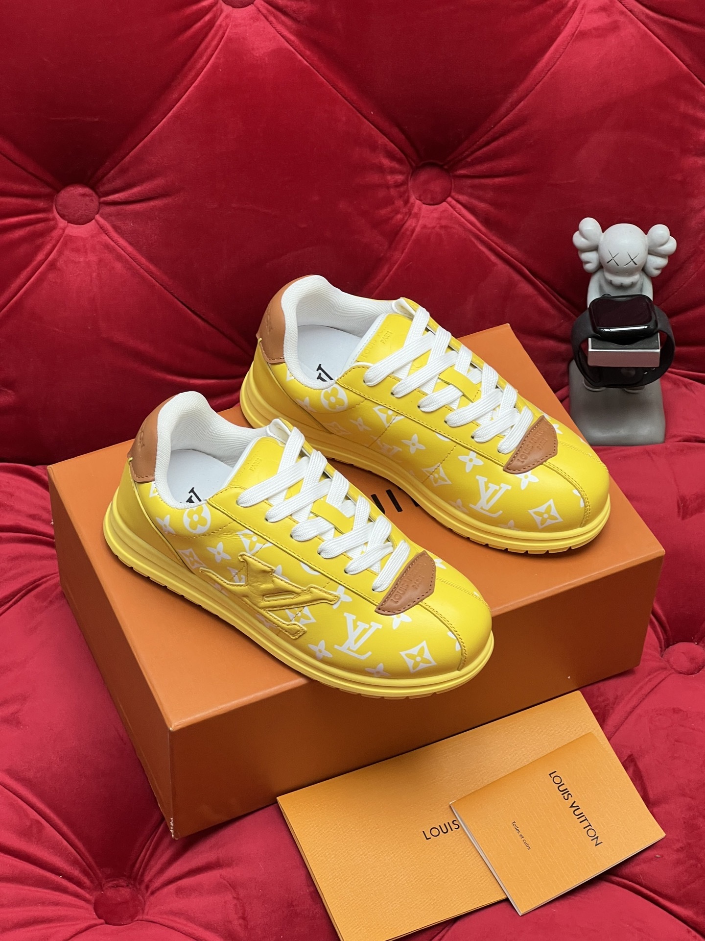 Men Fashion Yellow Full Printed Pattern Low Top Sneakers Cowhide Toe Cap Lace Up Casual Walking Shoes Comfort Breathable Non Slip Wear Resistant Streetwear Trendy Skate Shoes Daily Versatile Fashion Trainers