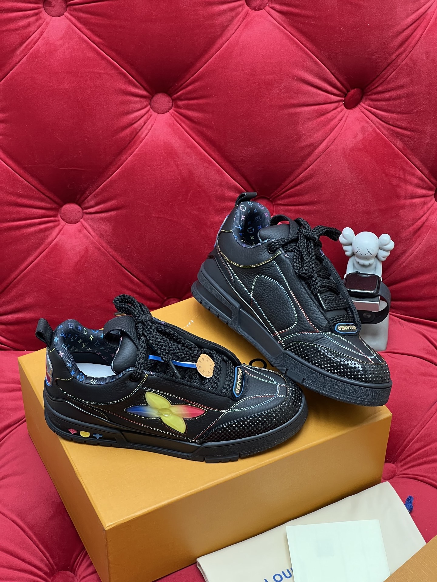 Men Black Leather Low Top Skate Shoes Colorful Butterfly Decor Lace Up Casual Sneakers Breathable Non Slip Wear Resistant Trendy Street Fashion Walking Trainers