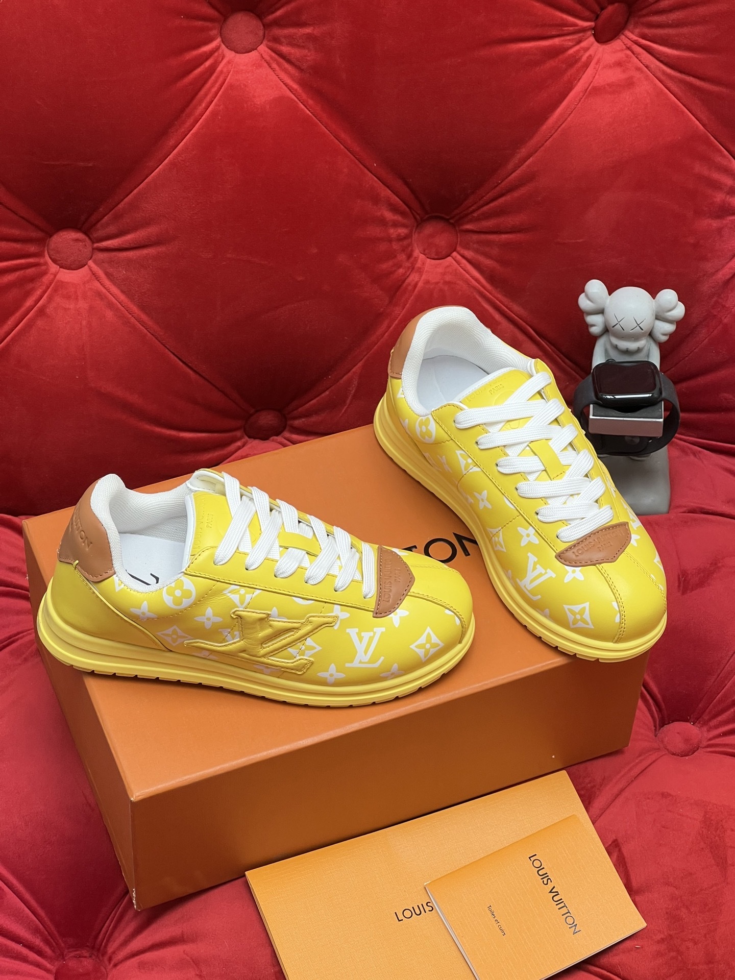 Men Fashion Yellow Full Printed Pattern Low Top Sneakers Cowhide Toe Cap Lace Up Casual Walking Shoes Comfort Breathable Non Slip Wear Resistant Streetwear Trendy Skate Shoes Daily Versatile Fashion Trainers
