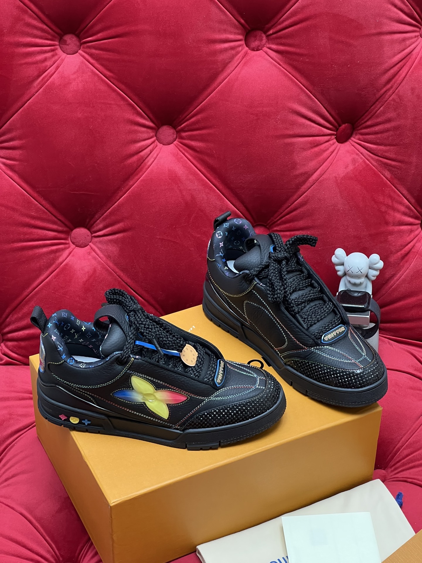 Men Black Leather Low Top Skate Shoes Colorful Butterfly Decor Lace Up Casual Sneakers Breathable Non Slip Wear Resistant Trendy Street Fashion Walking Trainers