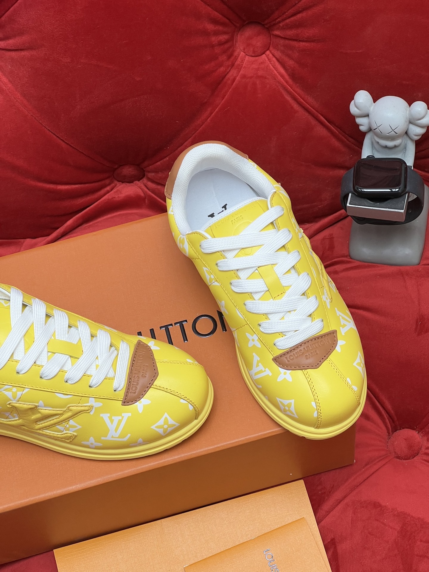 Men Fashion Yellow Full Printed Pattern Low Top Sneakers Cowhide Toe Cap Lace Up Casual Walking Shoes Comfort Breathable Non Slip Wear Resistant Streetwear Trendy Skate Shoes Daily Versatile Fashion Trainers