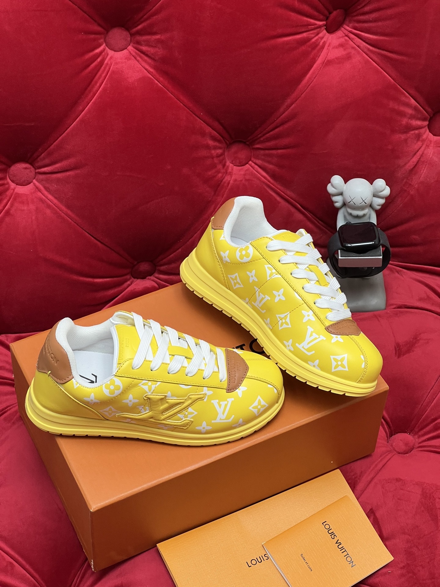 Men Fashion Yellow Full Printed Pattern Low Top Sneakers Cowhide Toe Cap Lace Up Casual Walking Shoes Comfort Breathable Non Slip Wear Resistant Streetwear Trendy Skate Shoes Daily Versatile Fashion Trainers