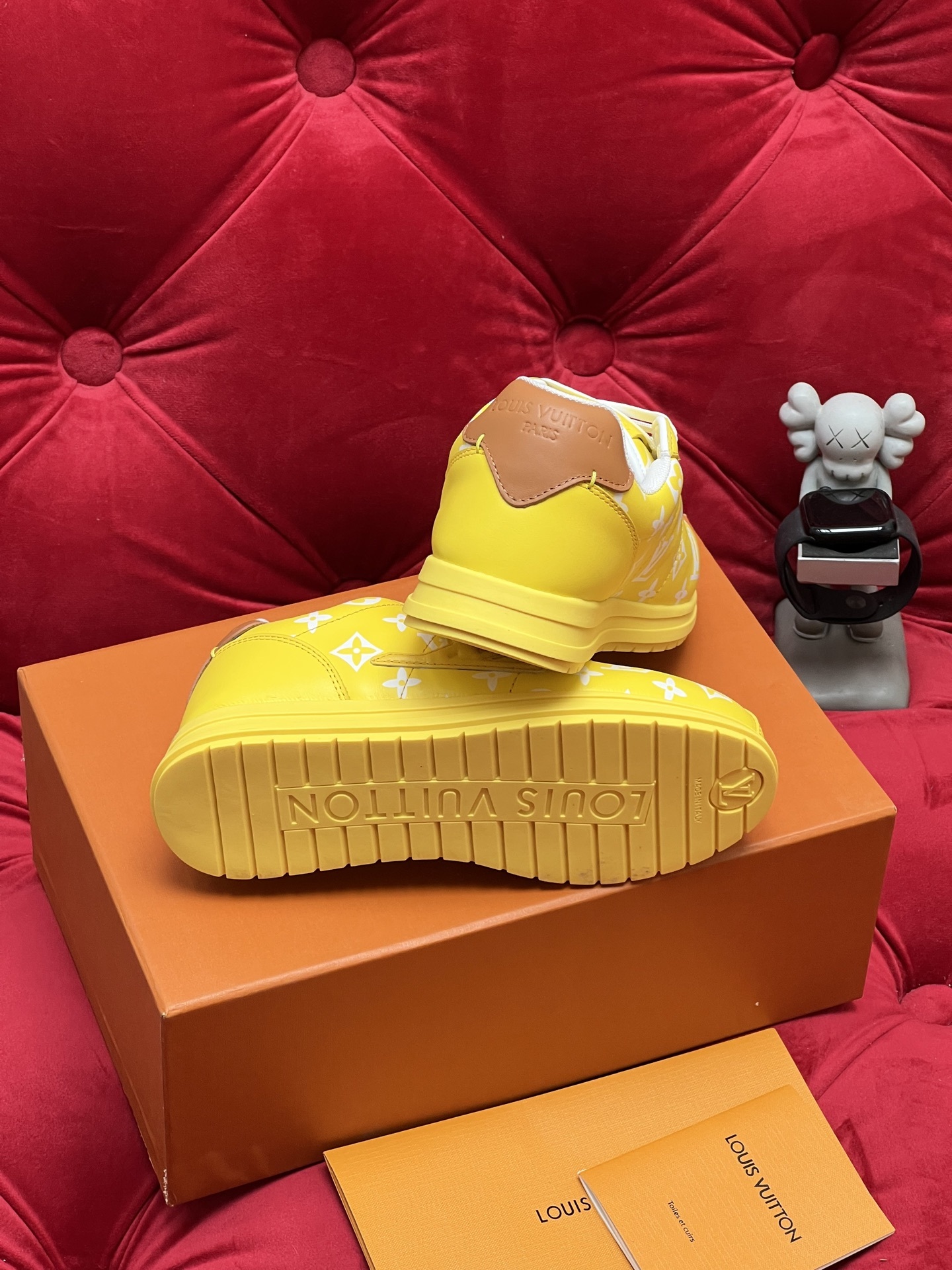 Men Fashion Yellow Full Printed Pattern Low Top Sneakers Cowhide Toe Cap Lace Up Casual Walking Shoes Comfort Breathable Non Slip Wear Resistant Streetwear Trendy Skate Shoes Daily Versatile Fashion Trainers