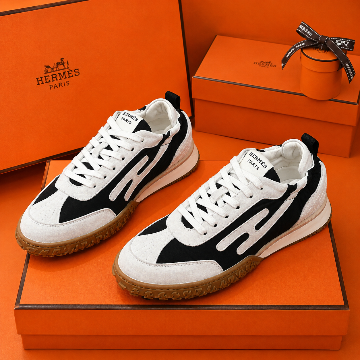 Hermès Casual Sneakers Black White Suede SW-EV252