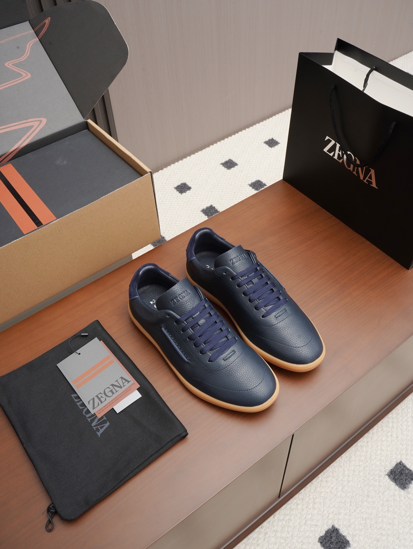 Genuine Cow Leather Men Casual Sneakers Navy Blue Grain Leather Low Top Lace Up Shoes Non Slip Rubber Sole Business Daily Walking Shoes