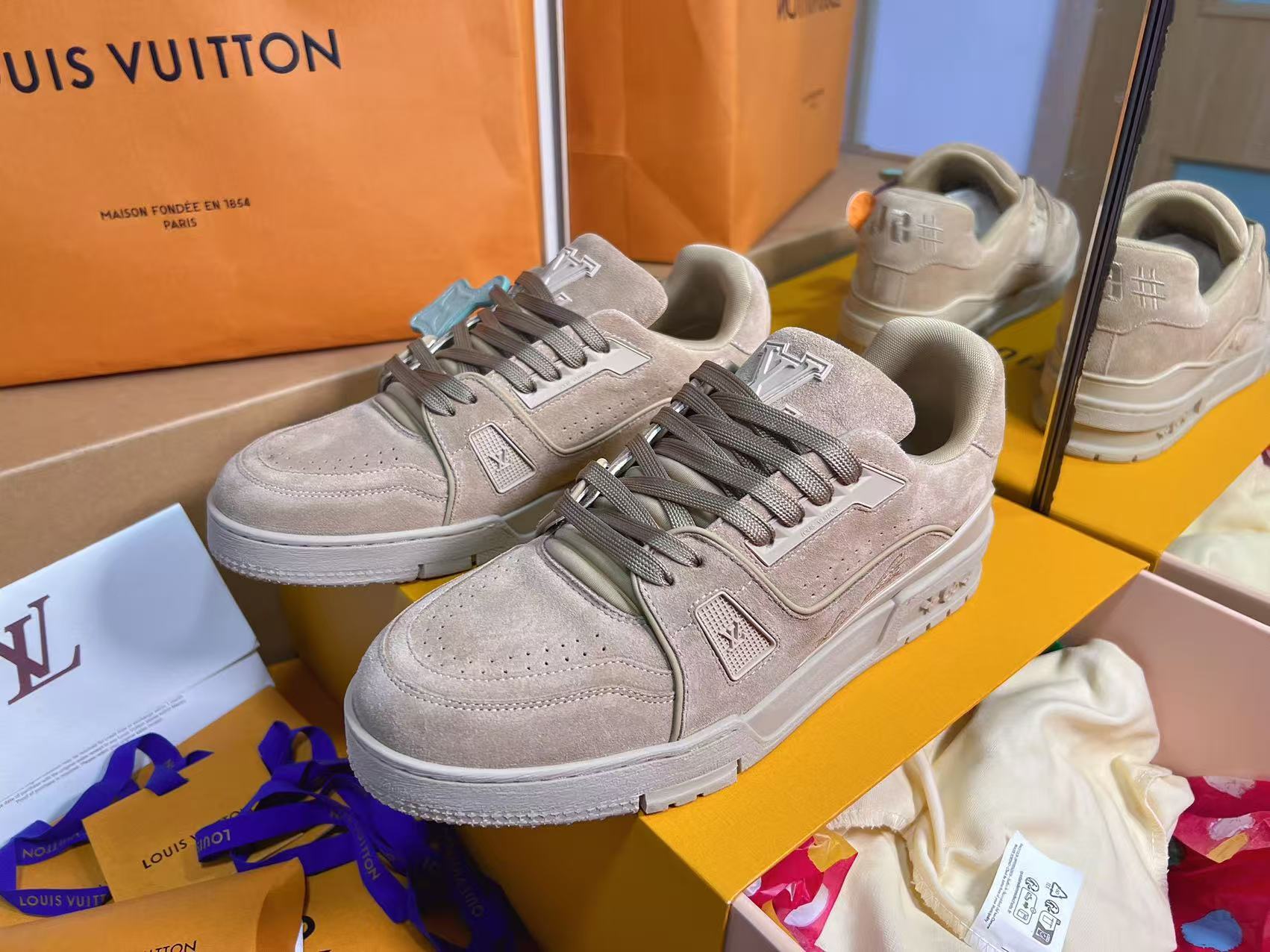 Light Apricot Suede Retro Skate Shoes Lace Up Flat Casual Fashion Sneakers