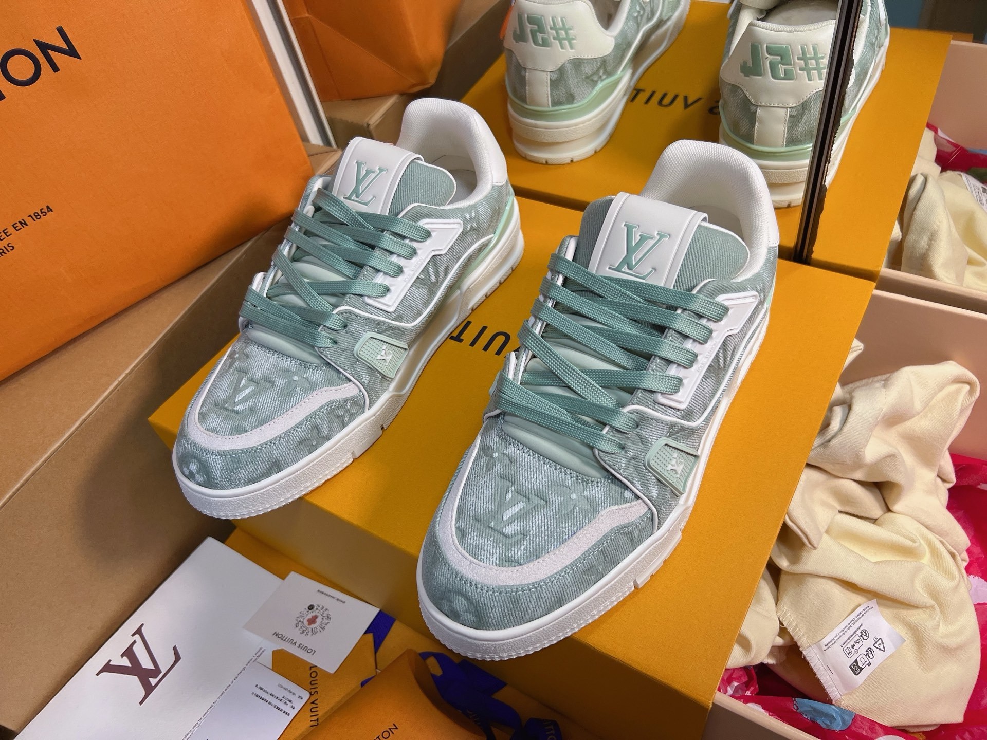 Light Green Denim Print Skate Shoes Unisex Lace Up Casual Sneakers