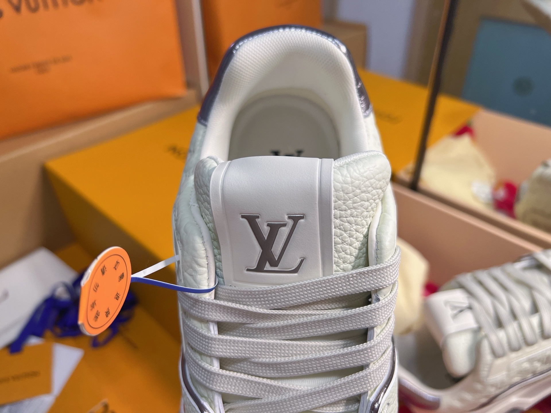 White Embossed Pattern Casual Skate Shoes Unisex Lace Up Fashion Sneakers