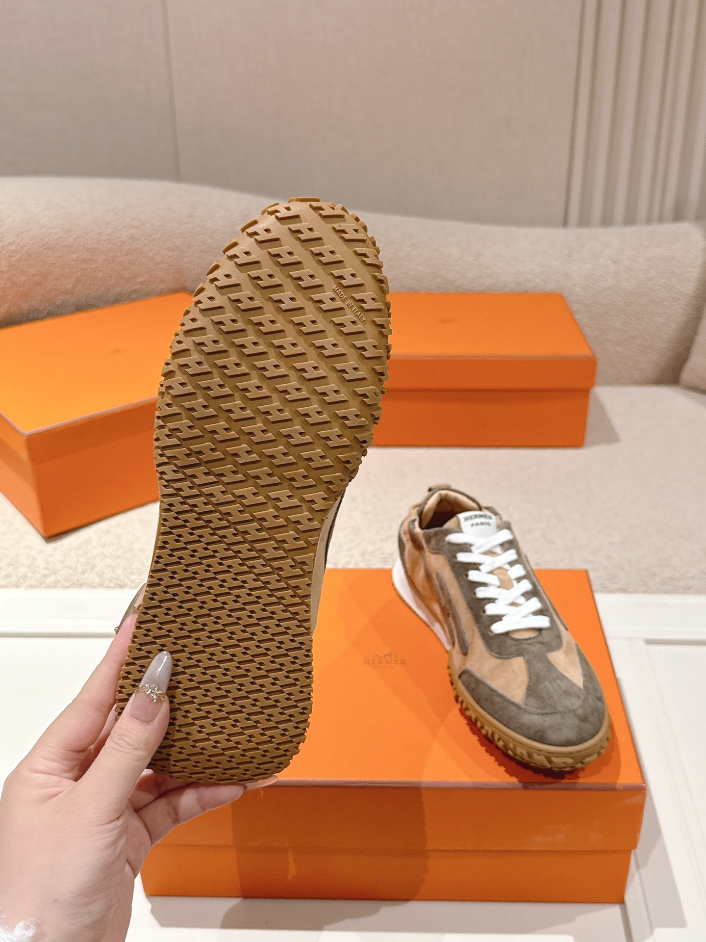 Two-Tone Brown Suede Patchwork Retro Sneakers Women Lace Up Non-Slip Gum Rubber Sole Vintage Casual Walking Trainers