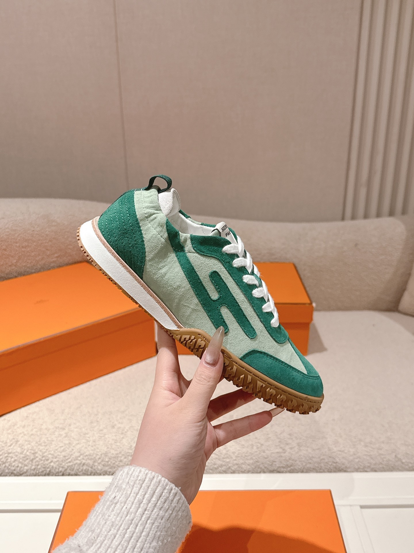 Two-Tone Green Spliced Suede Retro Sneakers Women Lace Up Non-Slip Gum Rubber Sole Vintage Casual Walking Trainers