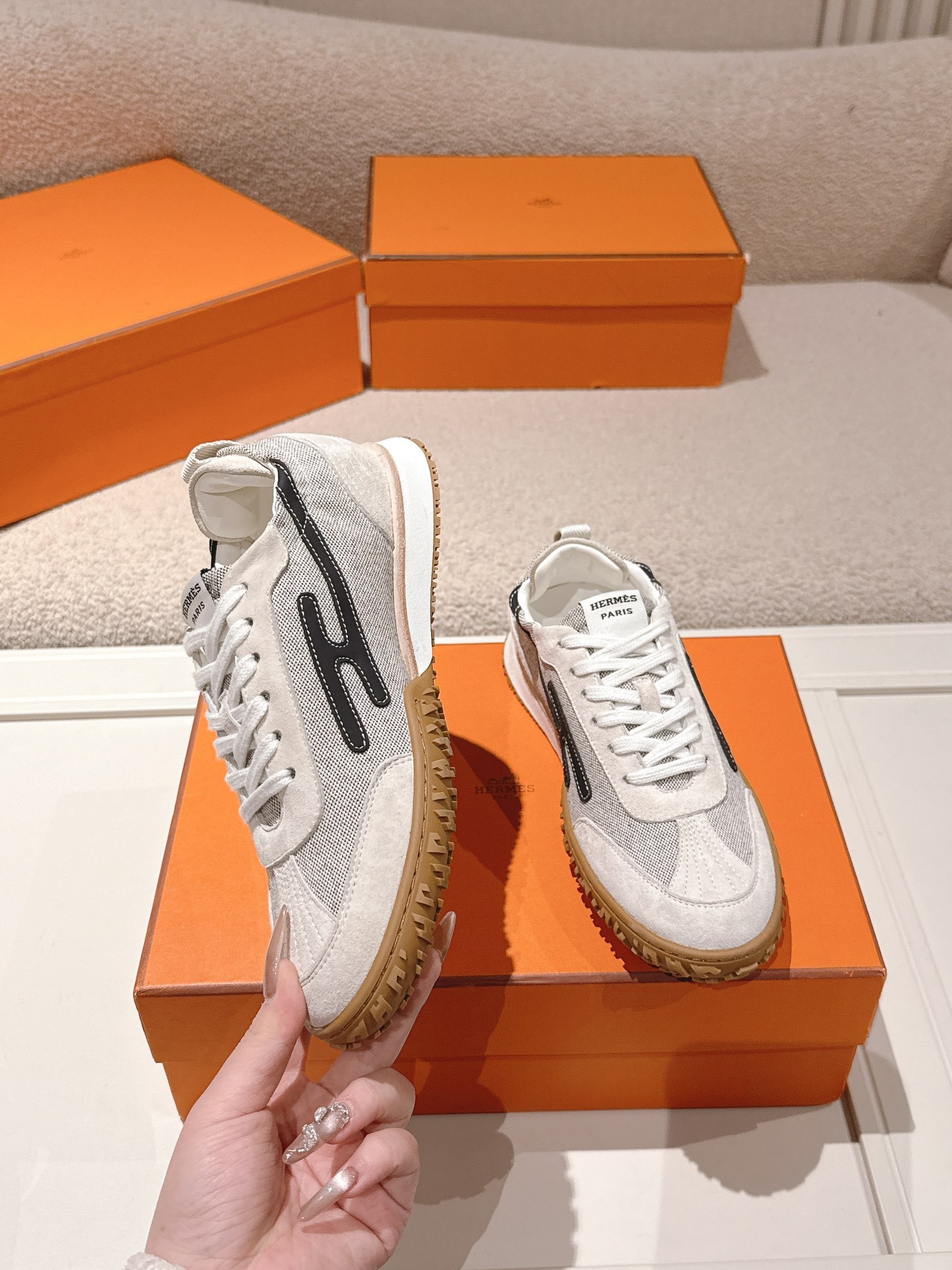 Beige Mesh Black Logo Spliced Retro Sneakers Women Lace Up Non-Slip Gum Rubber Sole Casual Walking Trainers