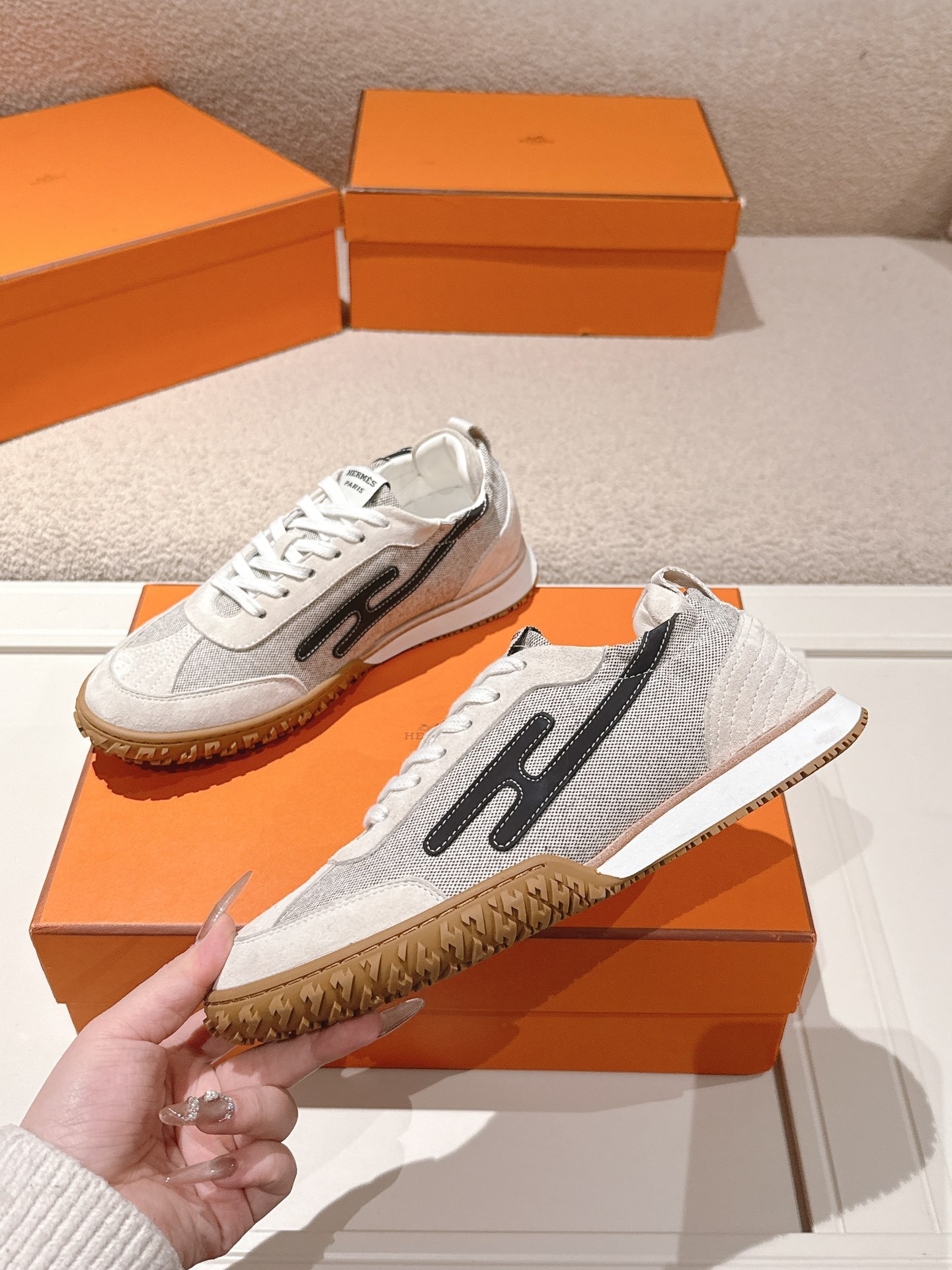 Beige Mesh Black Logo Spliced Retro Sneakers Women Lace Up Non-Slip Gum Rubber Sole Casual Walking Trainers