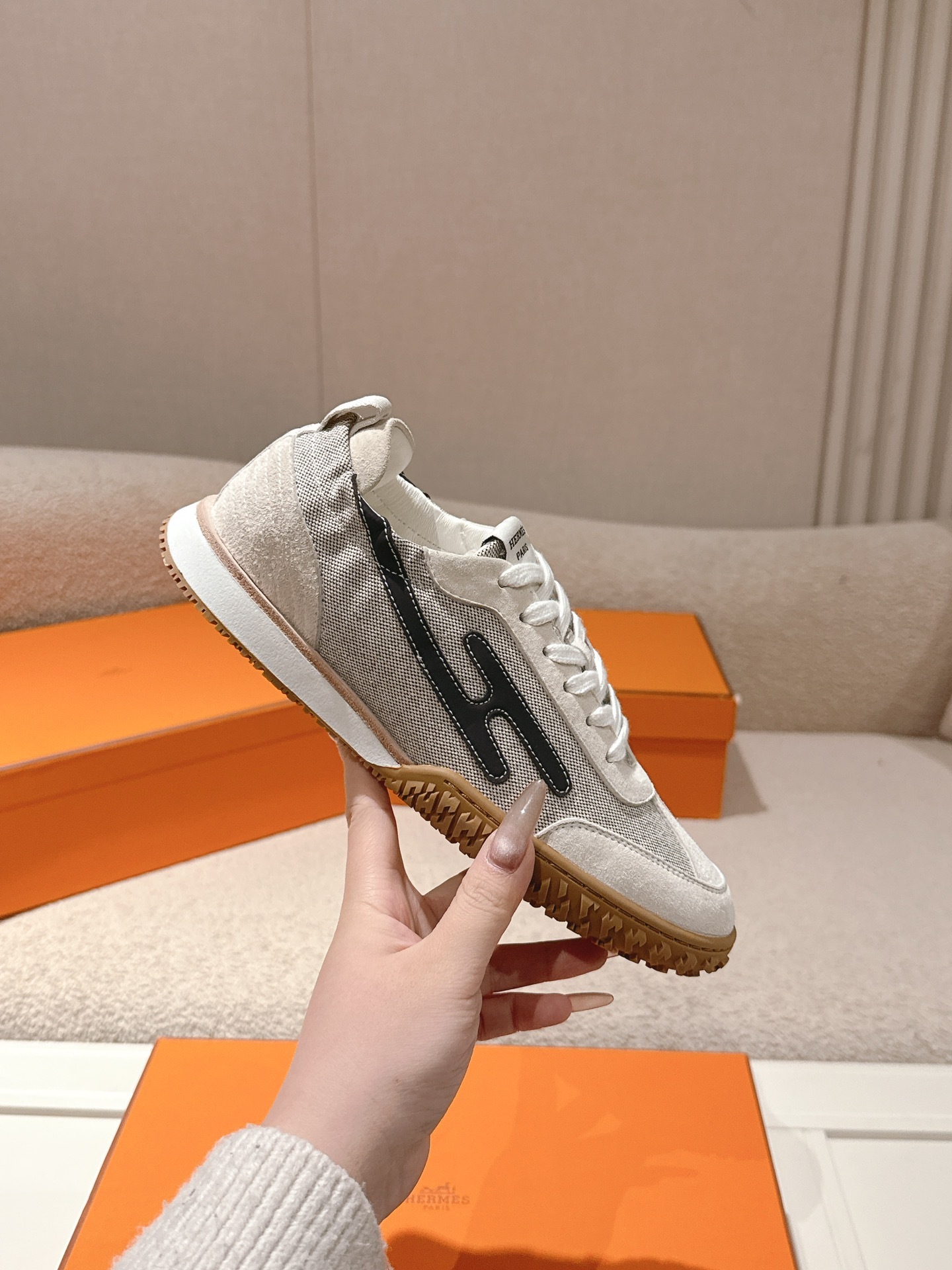 Beige Mesh Black Logo Spliced Retro Sneakers Women Lace Up Non-Slip Gum Rubber Sole Casual Walking Trainers