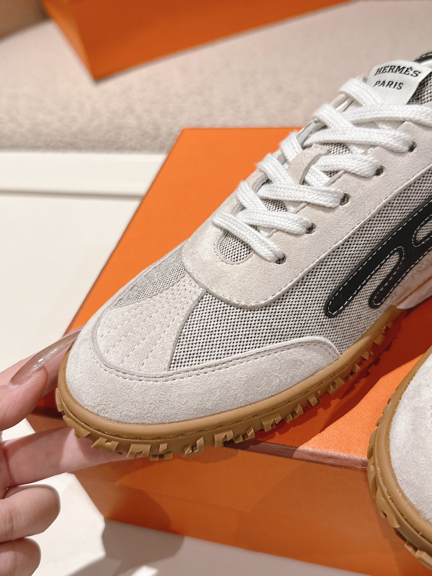 Beige Mesh Black Logo Spliced Retro Sneakers Women Lace Up Non-Slip Gum Rubber Sole Casual Walking Trainers