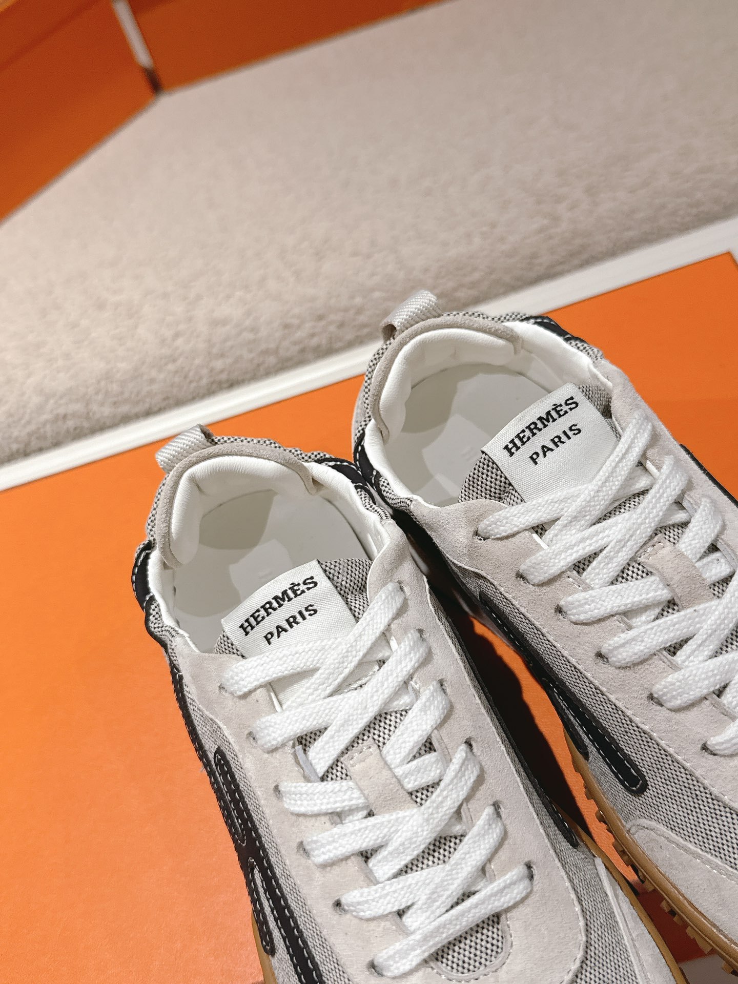 Beige Mesh Black Logo Spliced Retro Sneakers Women Lace Up Non-Slip Gum Rubber Sole Casual Walking Trainers