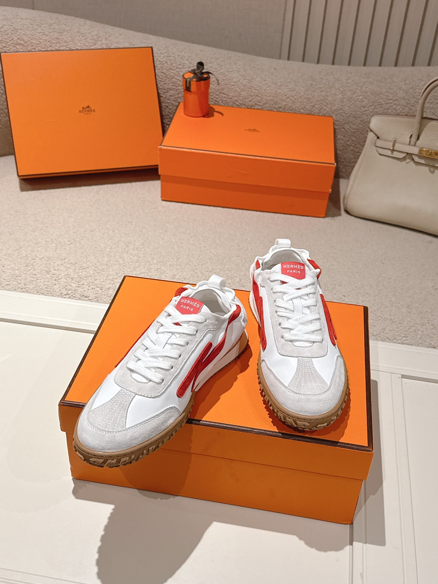 Hermès Casual Sneakers White Red SW-EV225