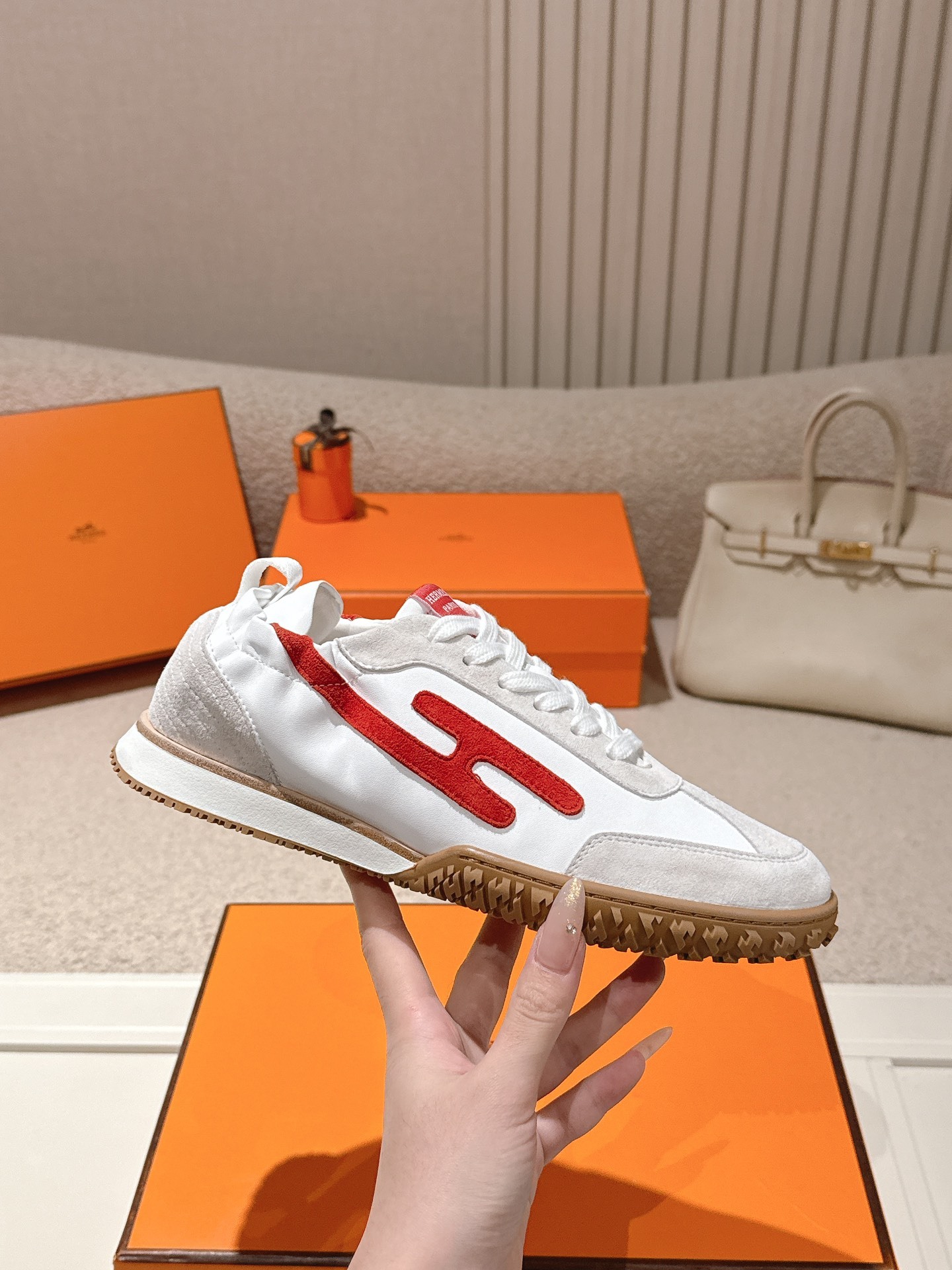 Hermès Casual Sneakers White Red SW-EV225