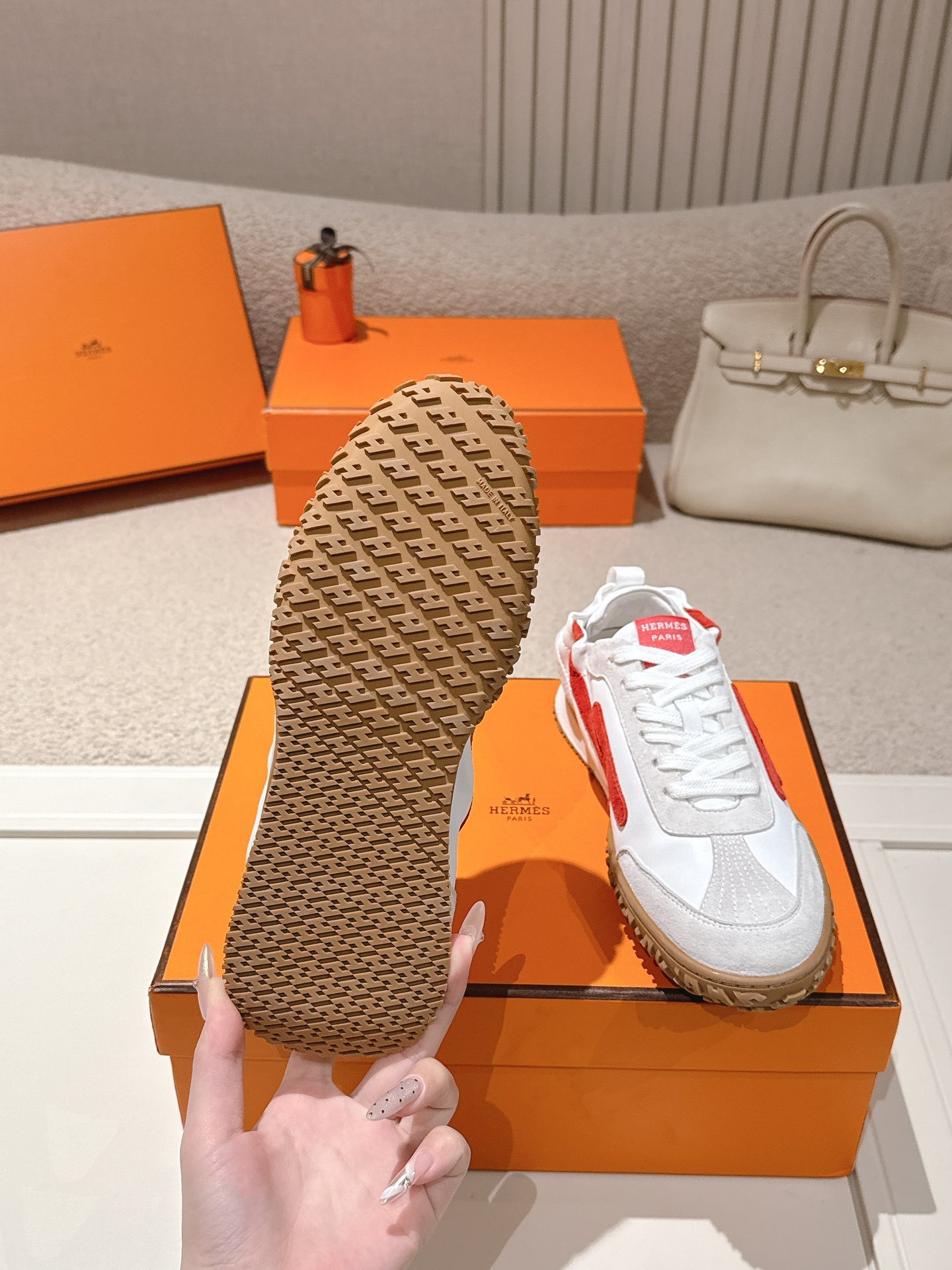 Hermès Casual Sneakers White Red SW-EV225