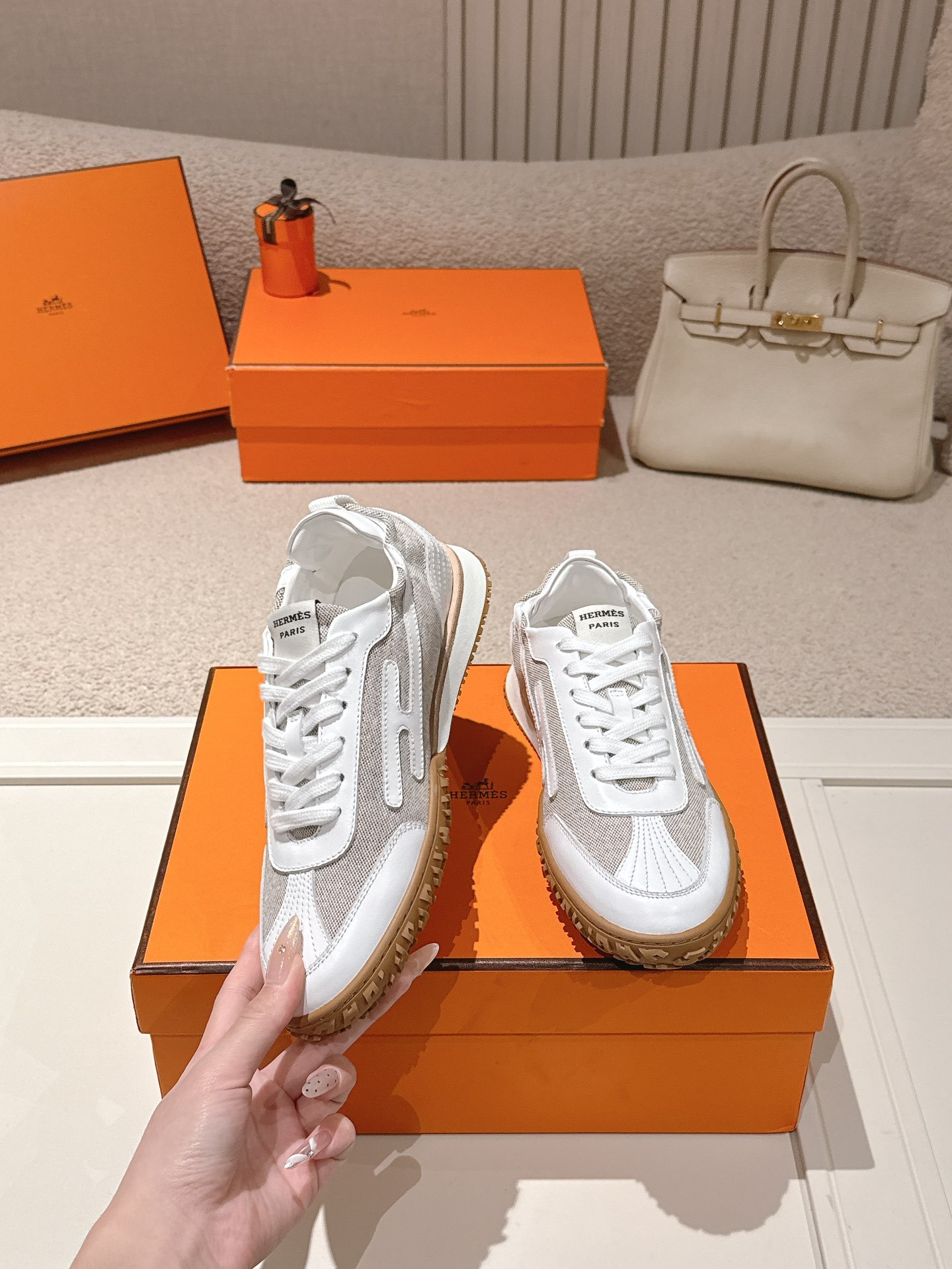 Hermès Casual Sneakers White Mesh SW-EV224