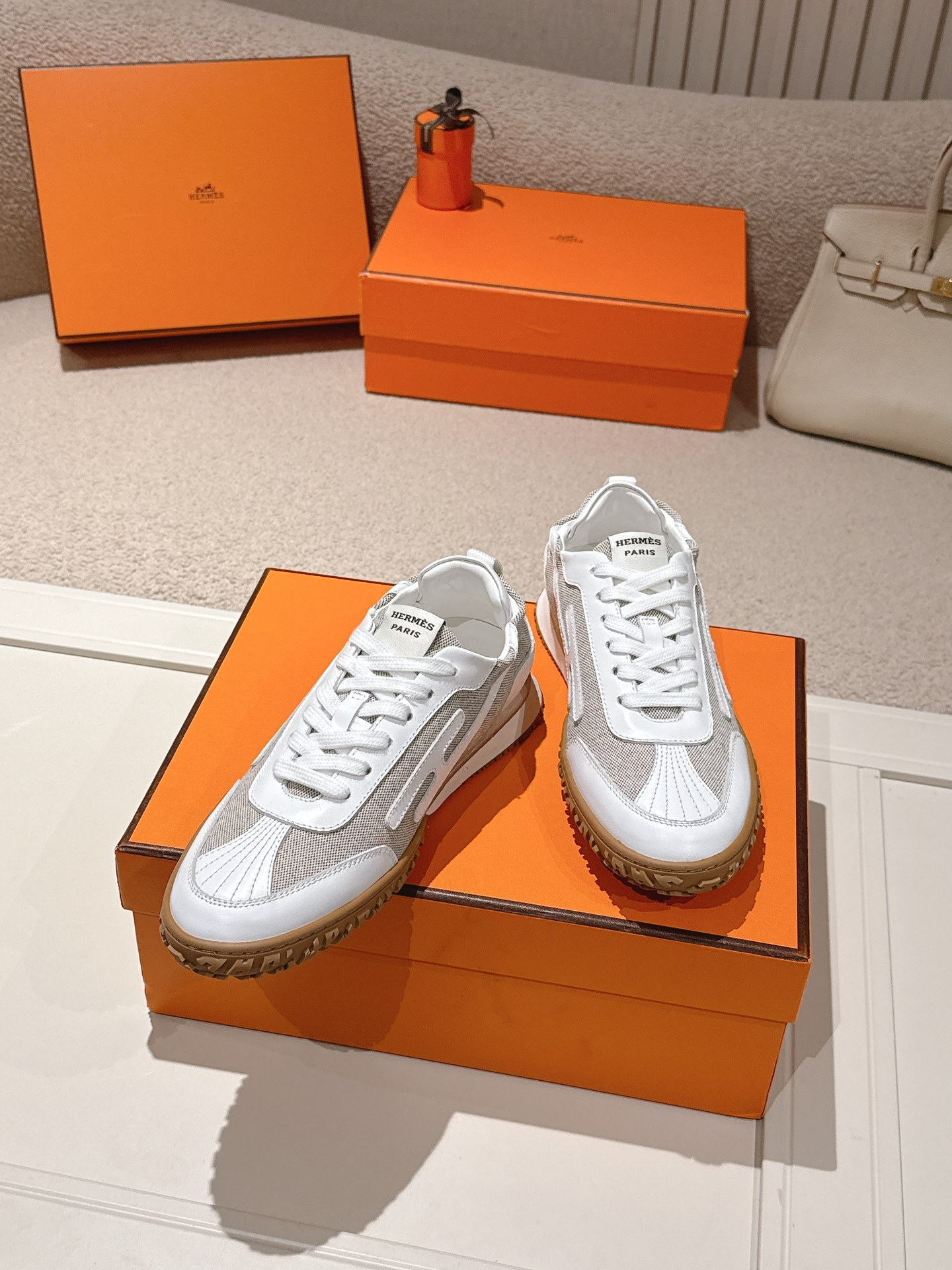 Hermès Casual Sneakers White Mesh SW-EV224