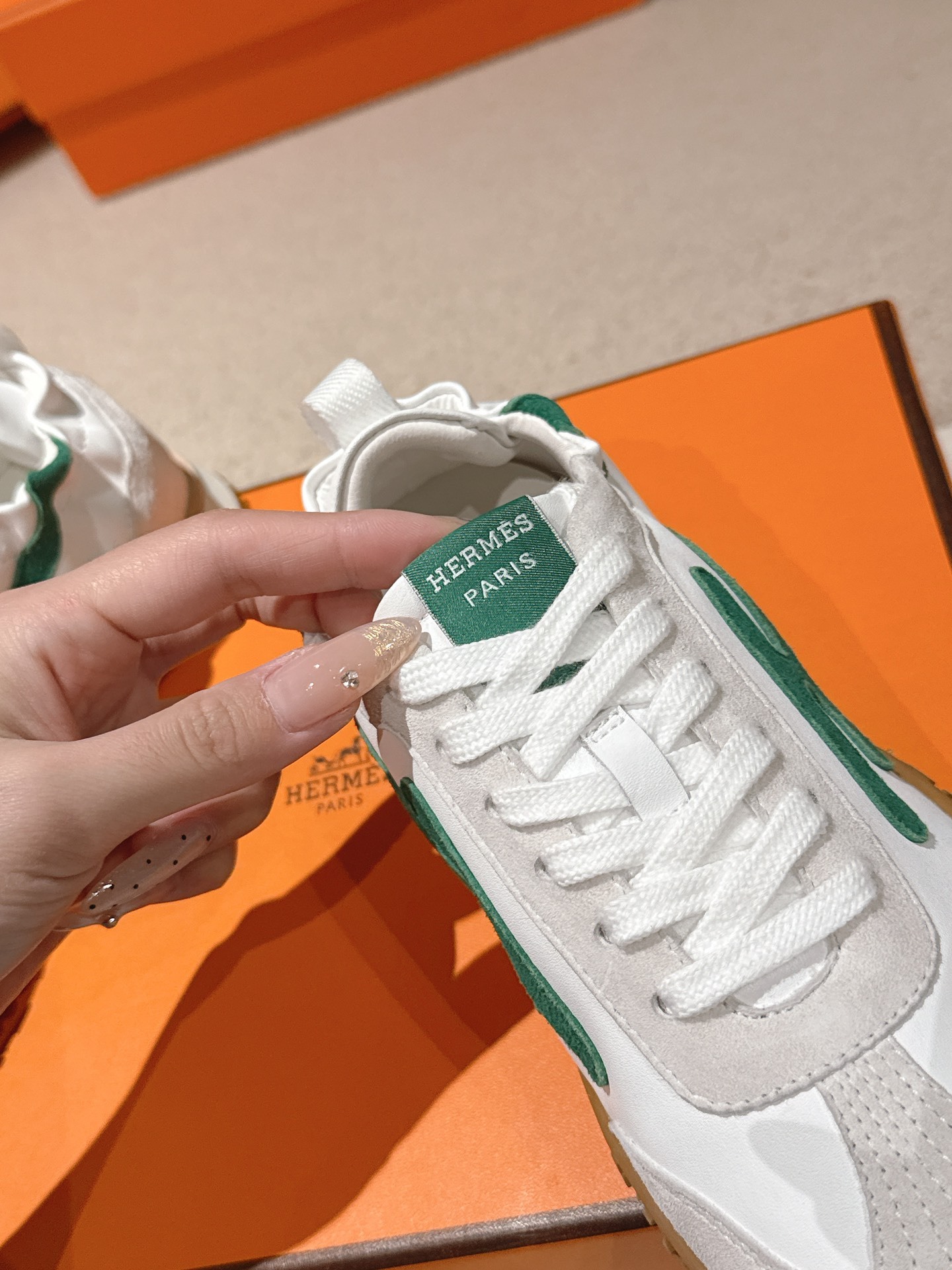 Hermès Casual Sneakers White Green SW-EV222