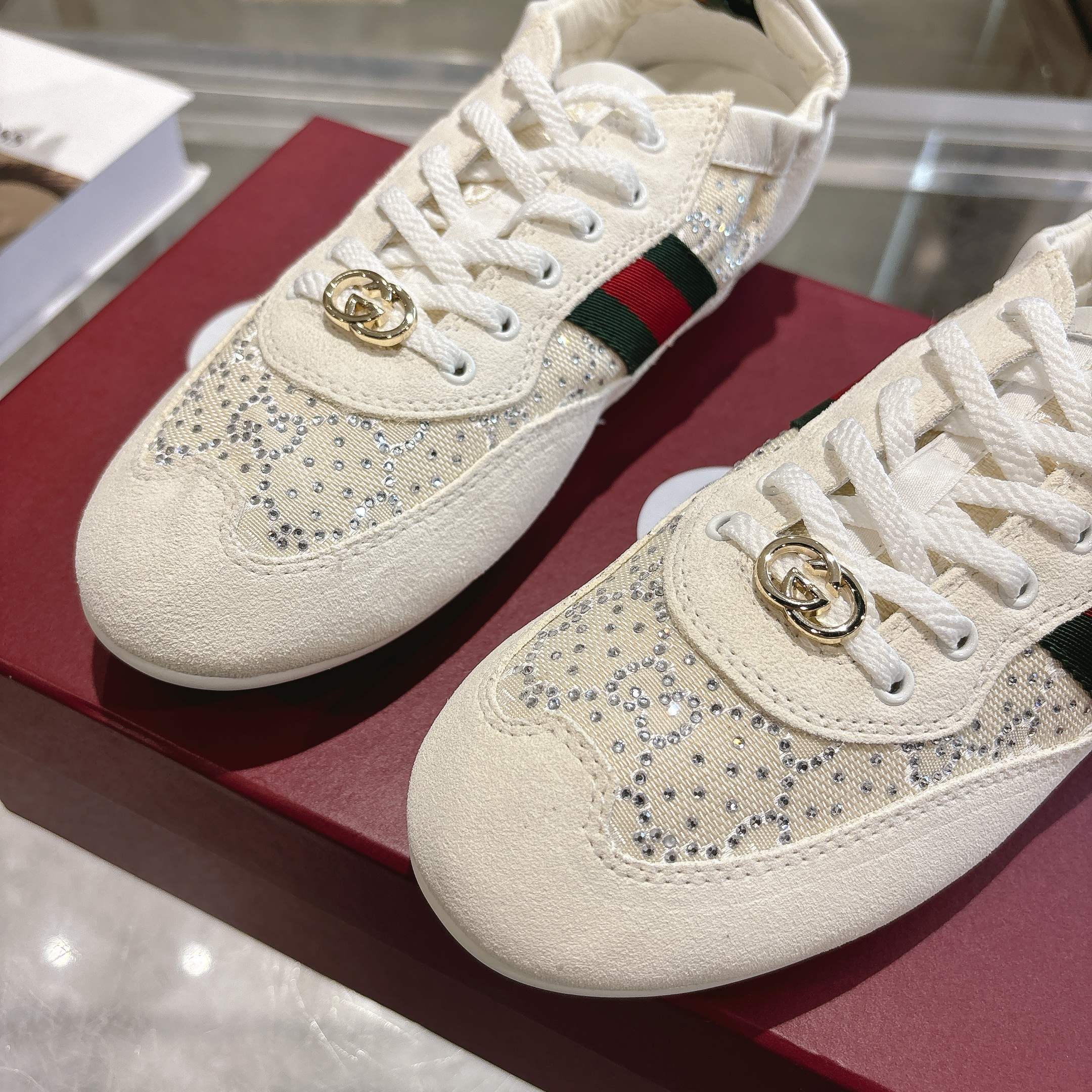 Gucci Casual Sneakers White Sequin SW-EV221