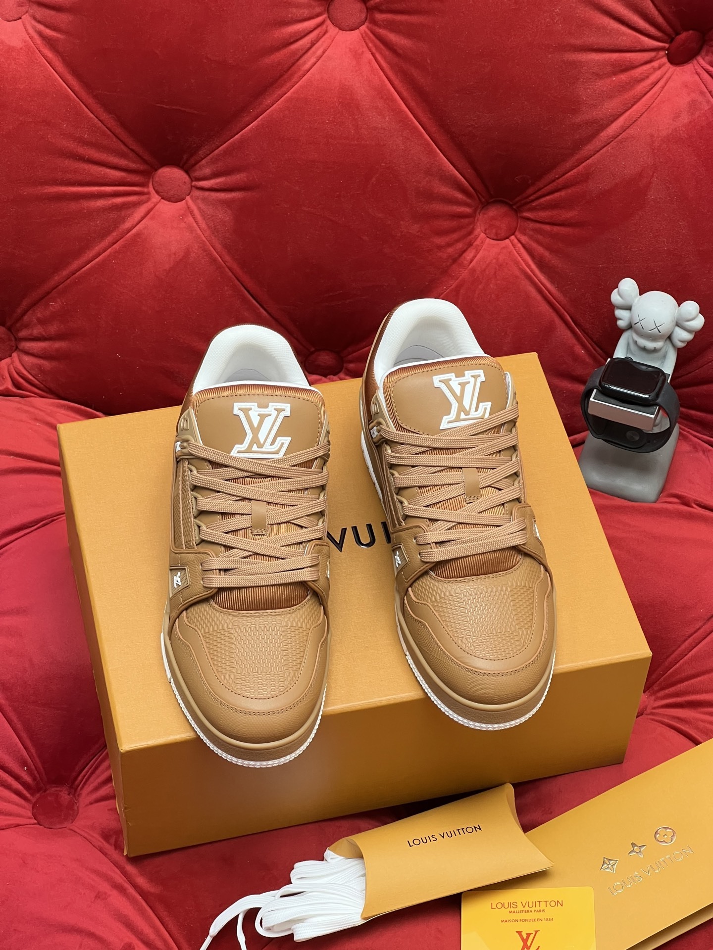 Men Retro Brown Grain Leather Low Top Skate Shoes Classic Embroidery Logo Casual Board Shoes Non Slip Fashion Daily Walking Sneakers