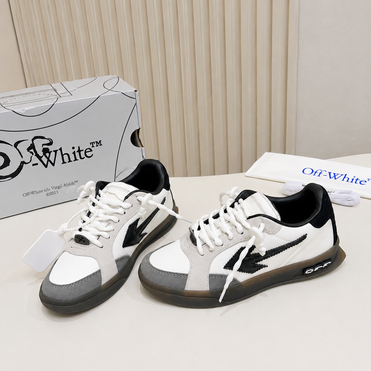 Off-White Arrow Low Top Sneakers White Grey Black Gum SW-EV191