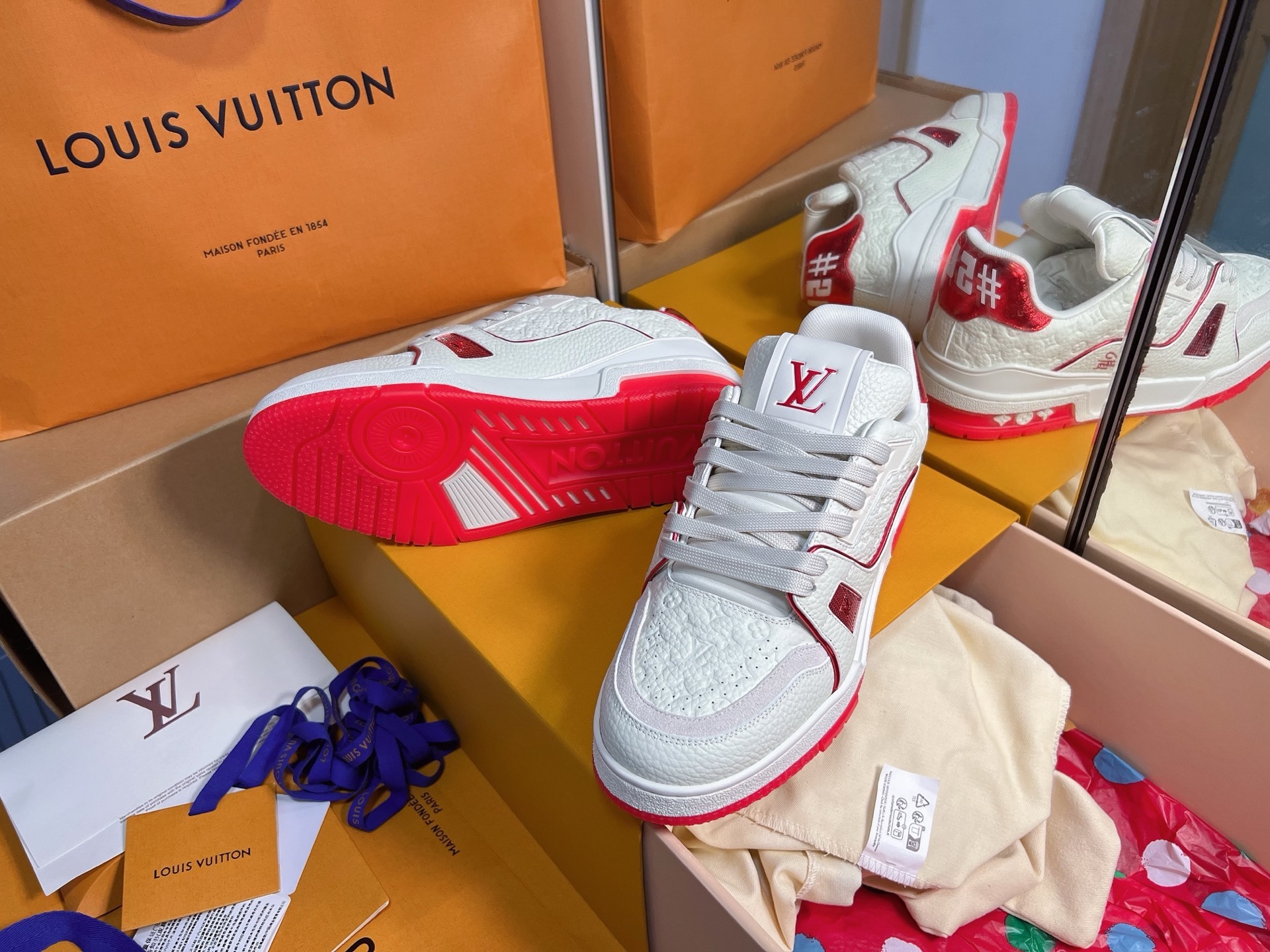 White Red Trim Embossed Casual Skate Shoes Unisex Fashion Lace Up Sneakers